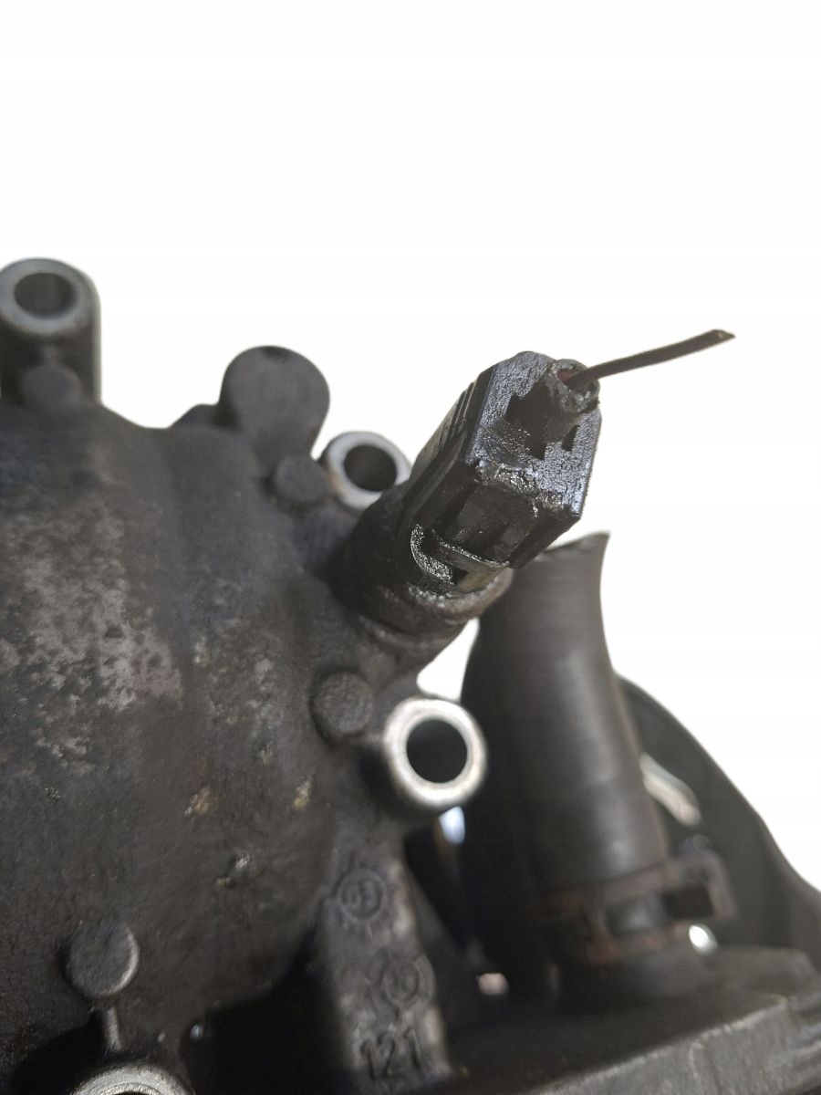 Gehäuse filter oil FORD MONDEO MK3 2.0 TDCI N7BA