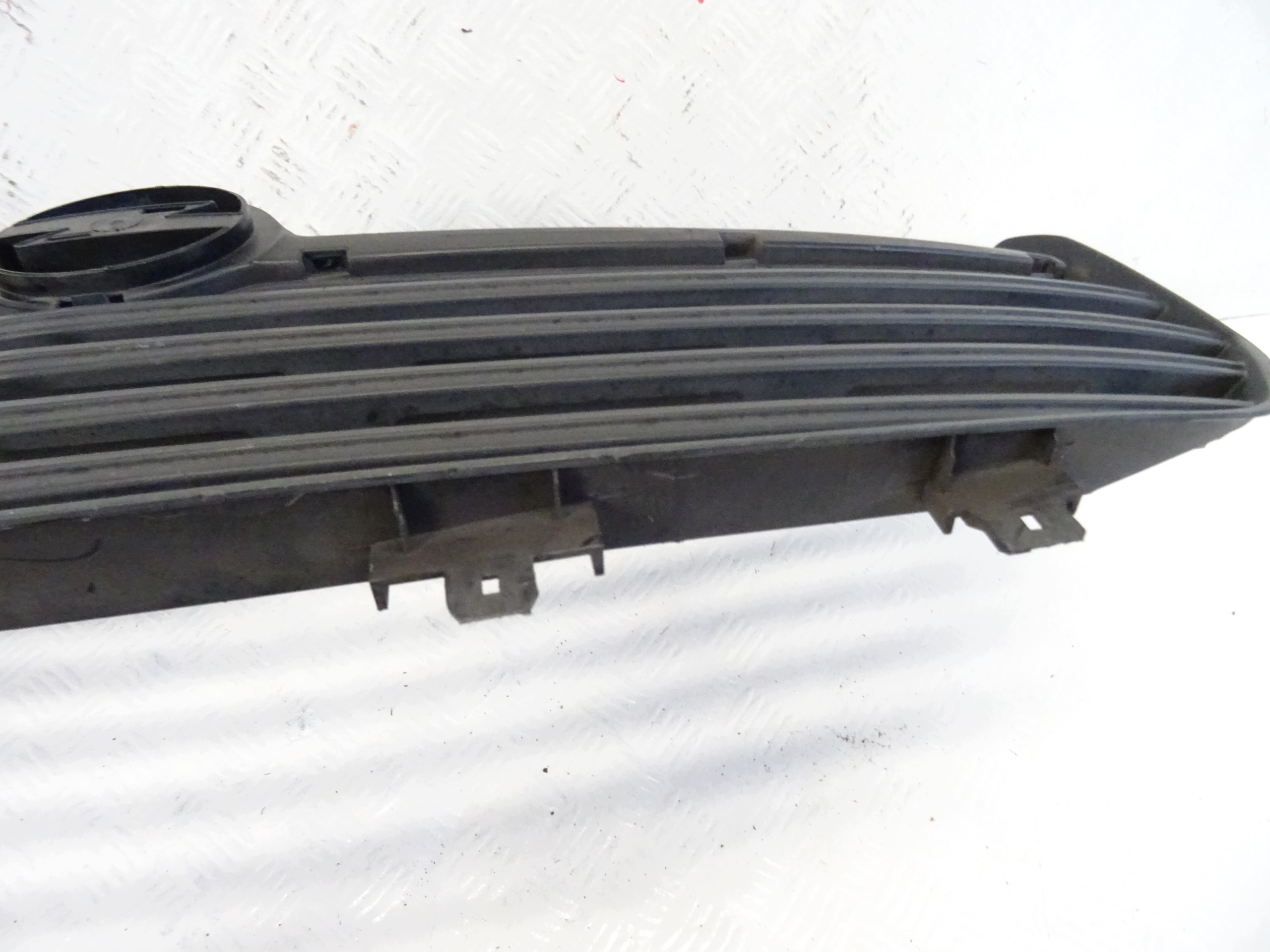 grill grille front front OPEL VIVARO B 623104066R