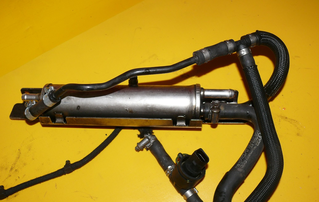 ROZDZIELACZ Sensor des Kraftstoffsbehälters AUDI A8 D2 3.3 TDI LIFT