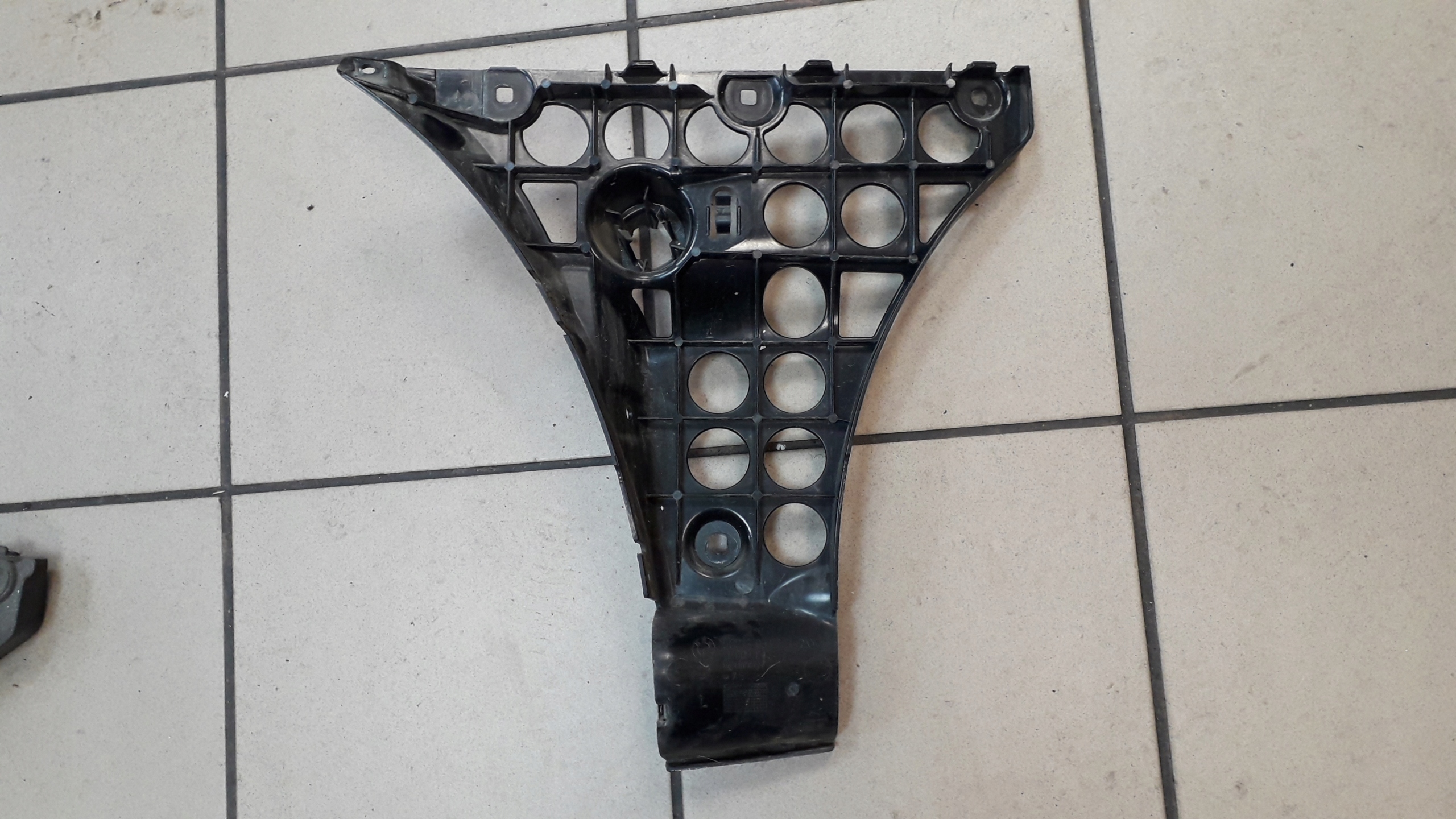 BMW 5 E60 ŚLIZG ZDERZAKA LEWY TYLNY 5112 7033715