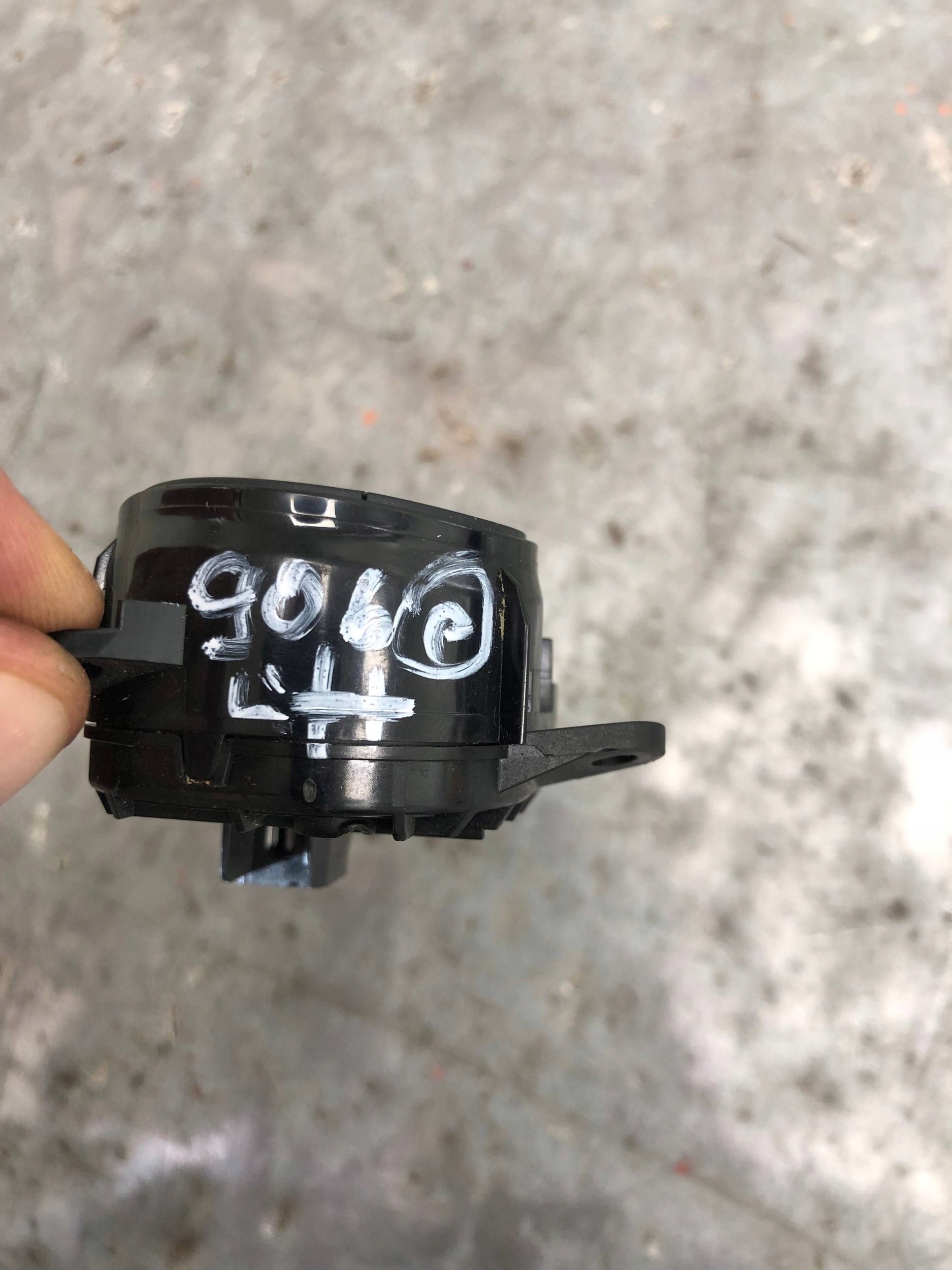 MULTIFUNKCJA Volant MERCEDES W906 9069052000