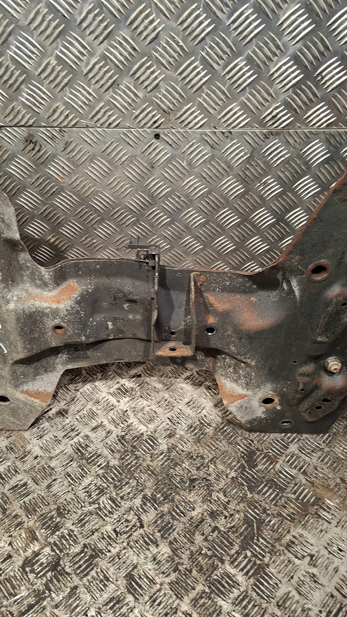 subframe axle beam below engine PEUGEOT 301 1.6HDI
