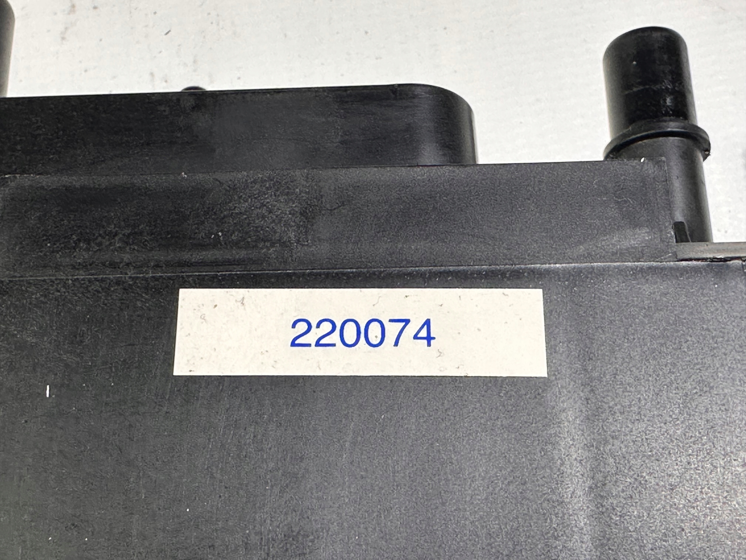 karbonski filter oparow goriva Maserati GranTurismo 2008+