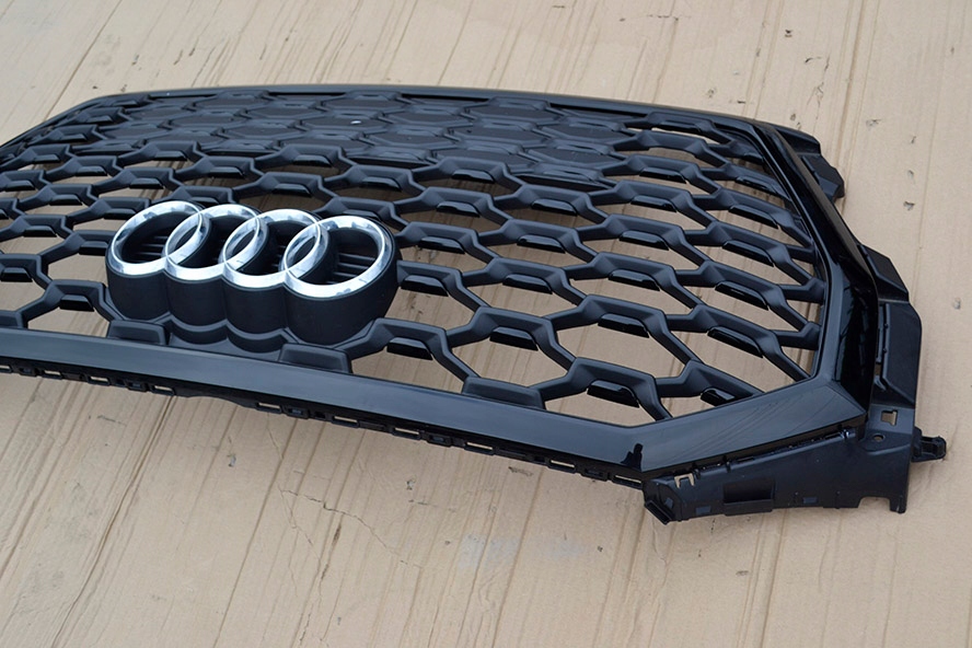 решетка радиатора Q3 83F s 83F853651B