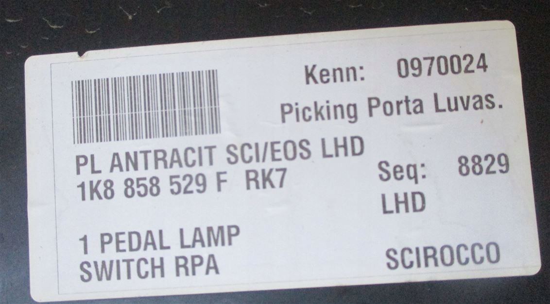 бардачок пассажира vw SCIROCCO 1K8858529F