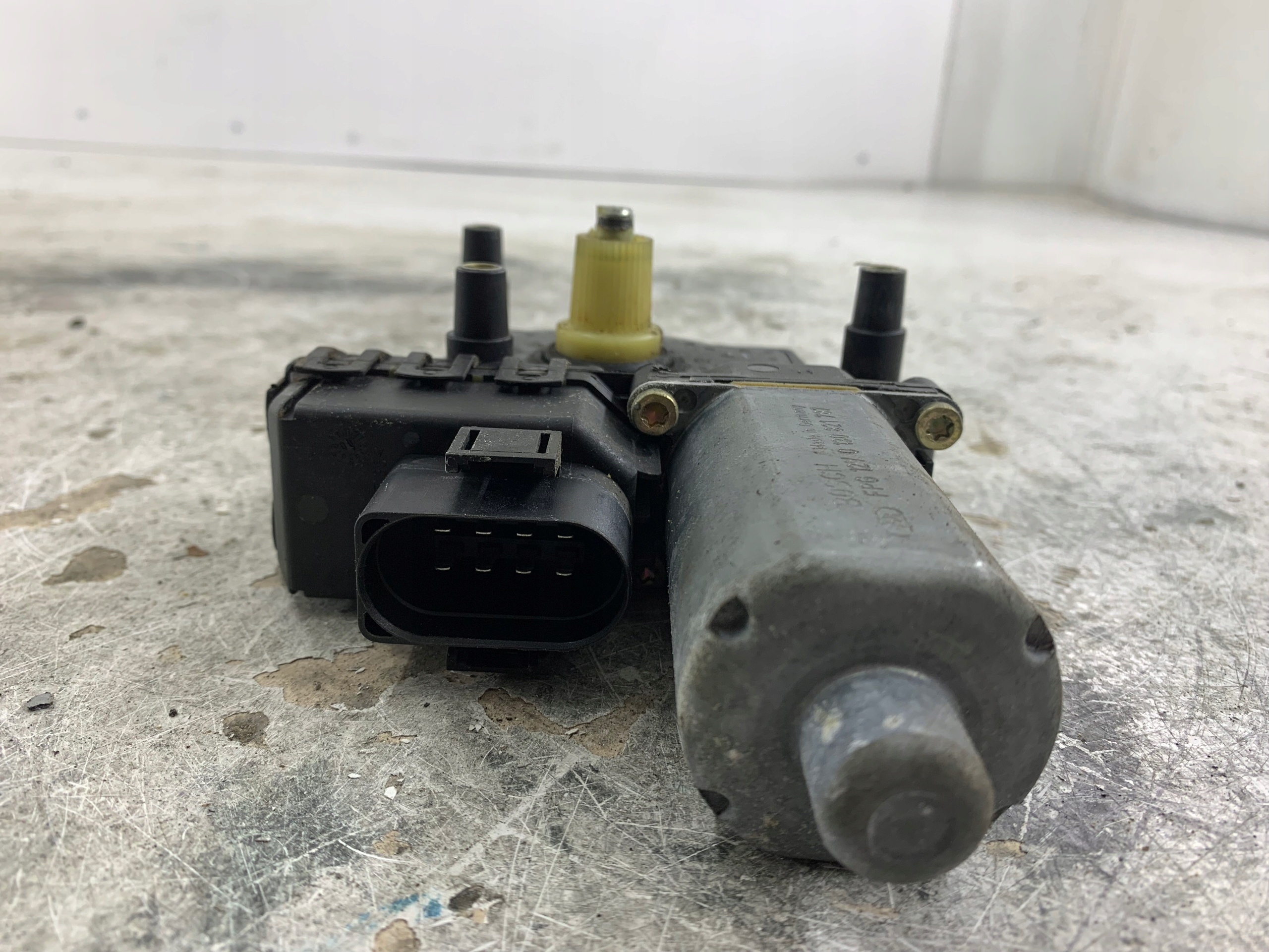 AUDI A4 B5 mini motor windows left front 0130821787