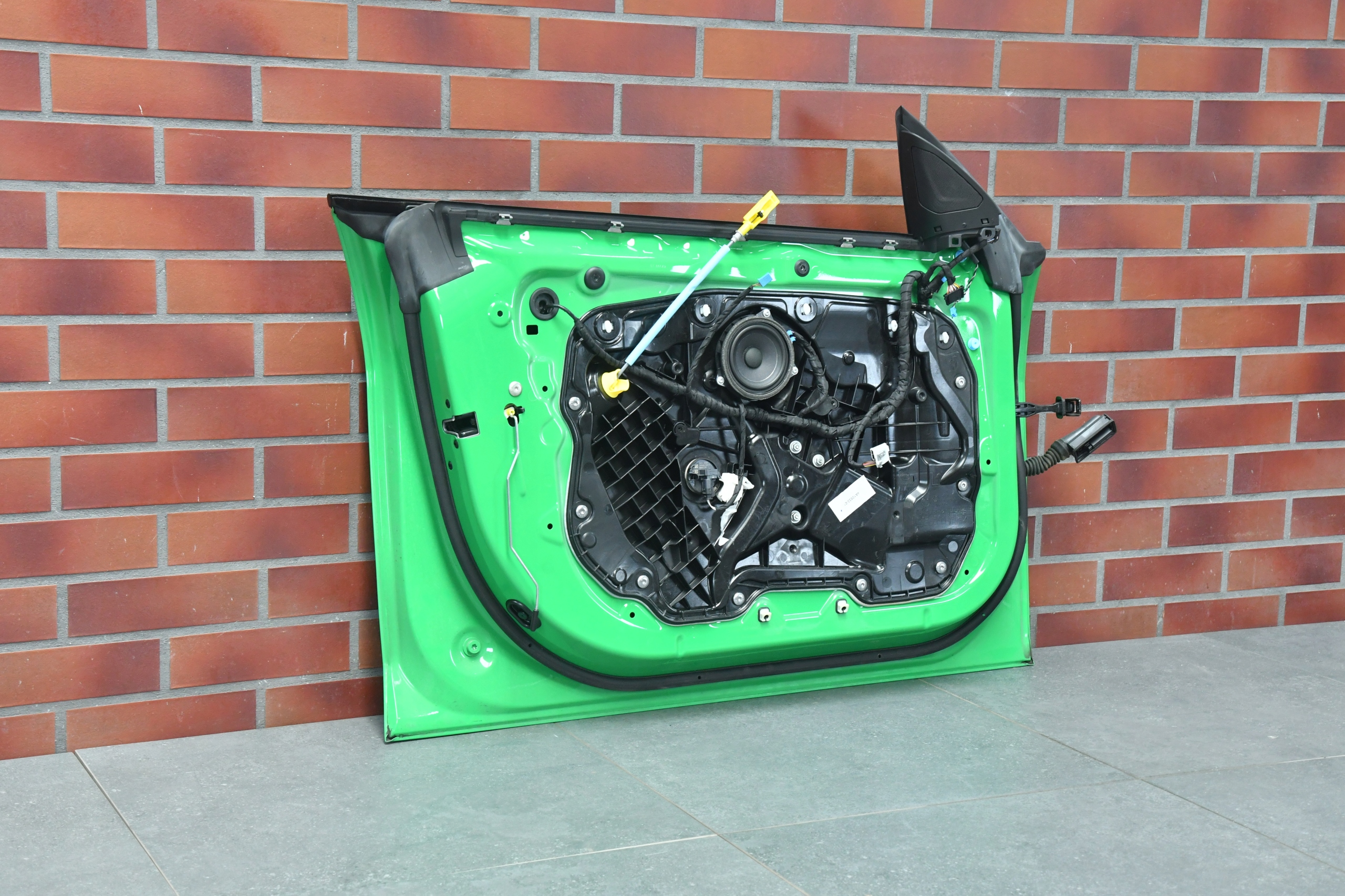 door left front front BMW 2 F44 P56 SIGNAL GREEN