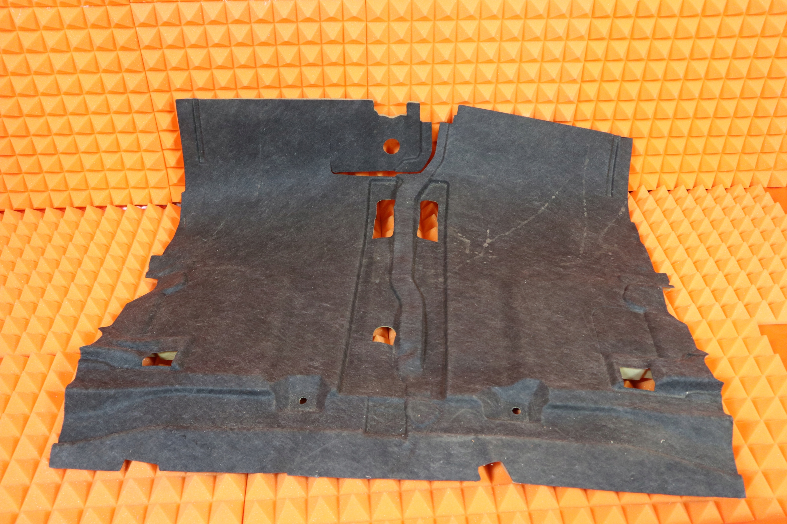 VOLVO XC90 LIFT 2.4 D5 підкладка багажника 3 ряд