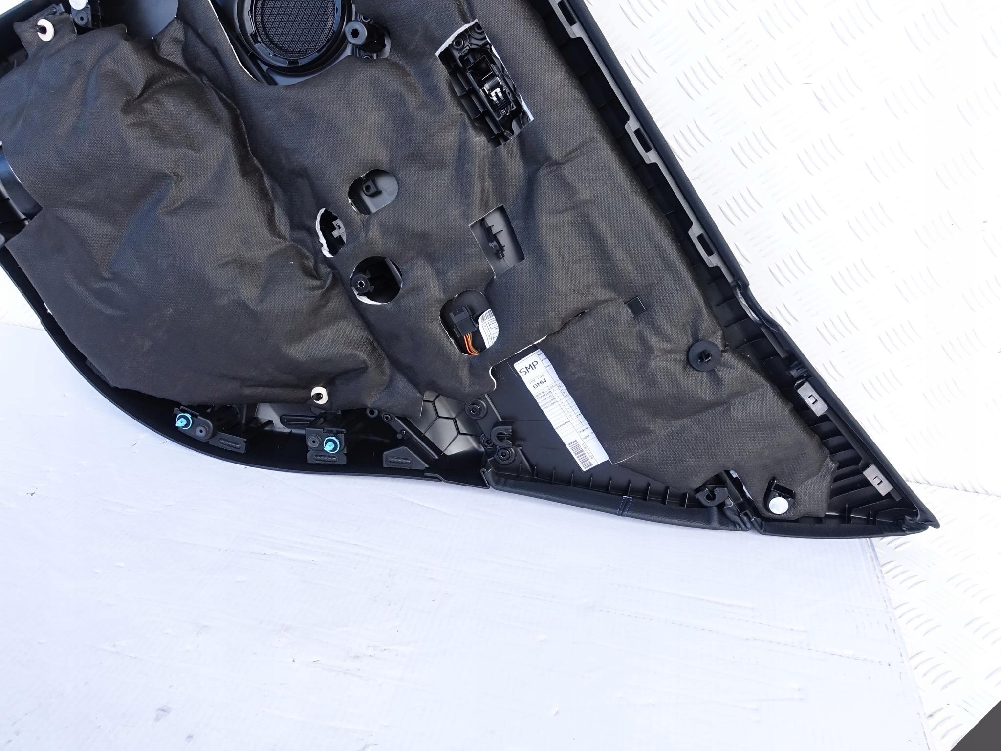 BMW X2 F39 left rear part upholstery leather KOMPLET LED