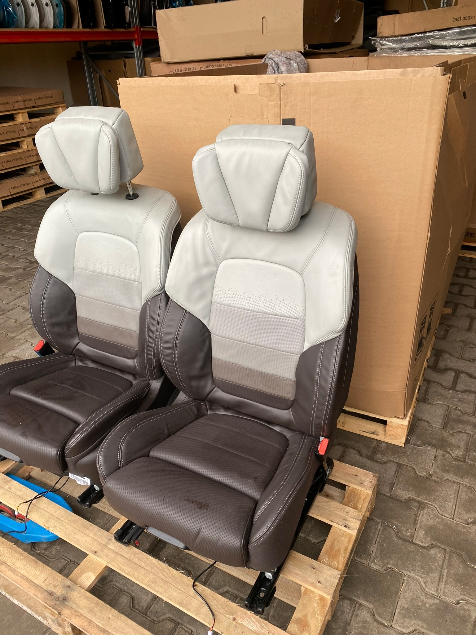 RENAULT ESPACE V INITIALE PARIS Sitze SKORZANE Sitz Sitz DVD EKRAN
