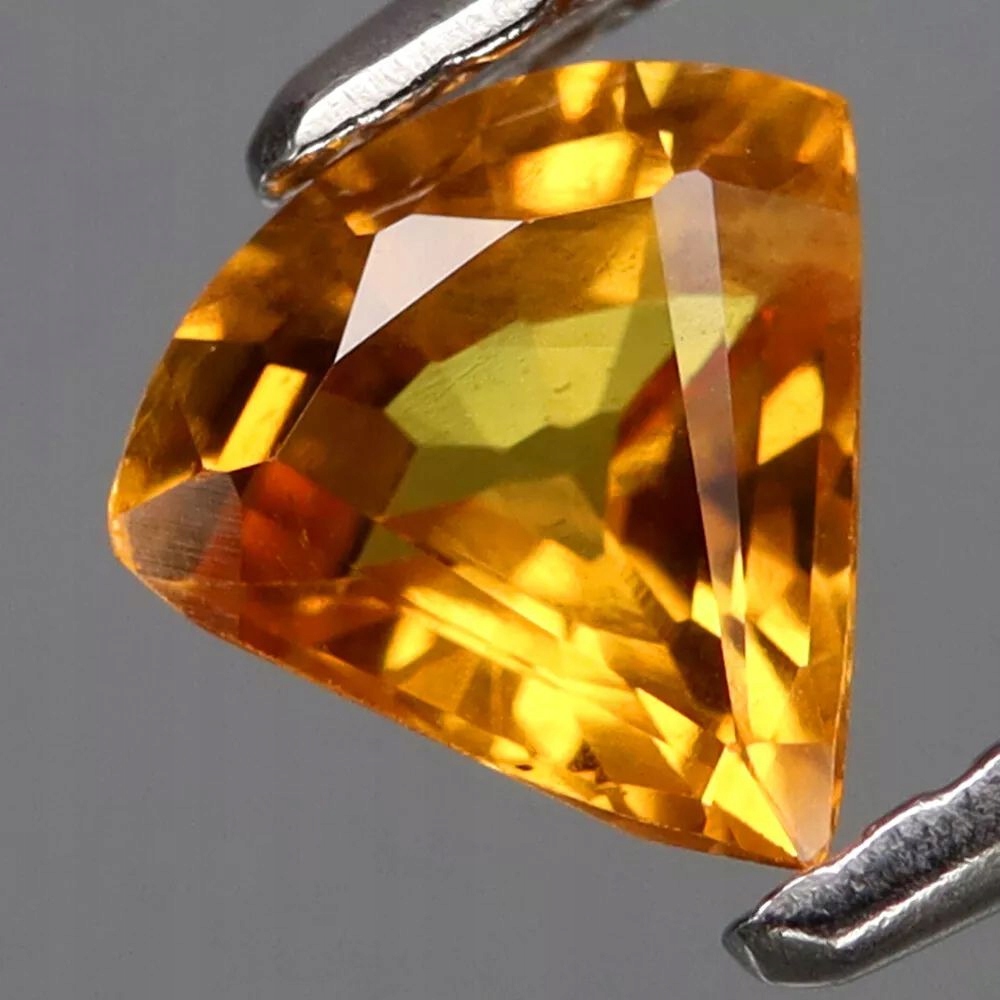 Safír 0.62ct Oranžový Fantazijní eCertifikát Wbd