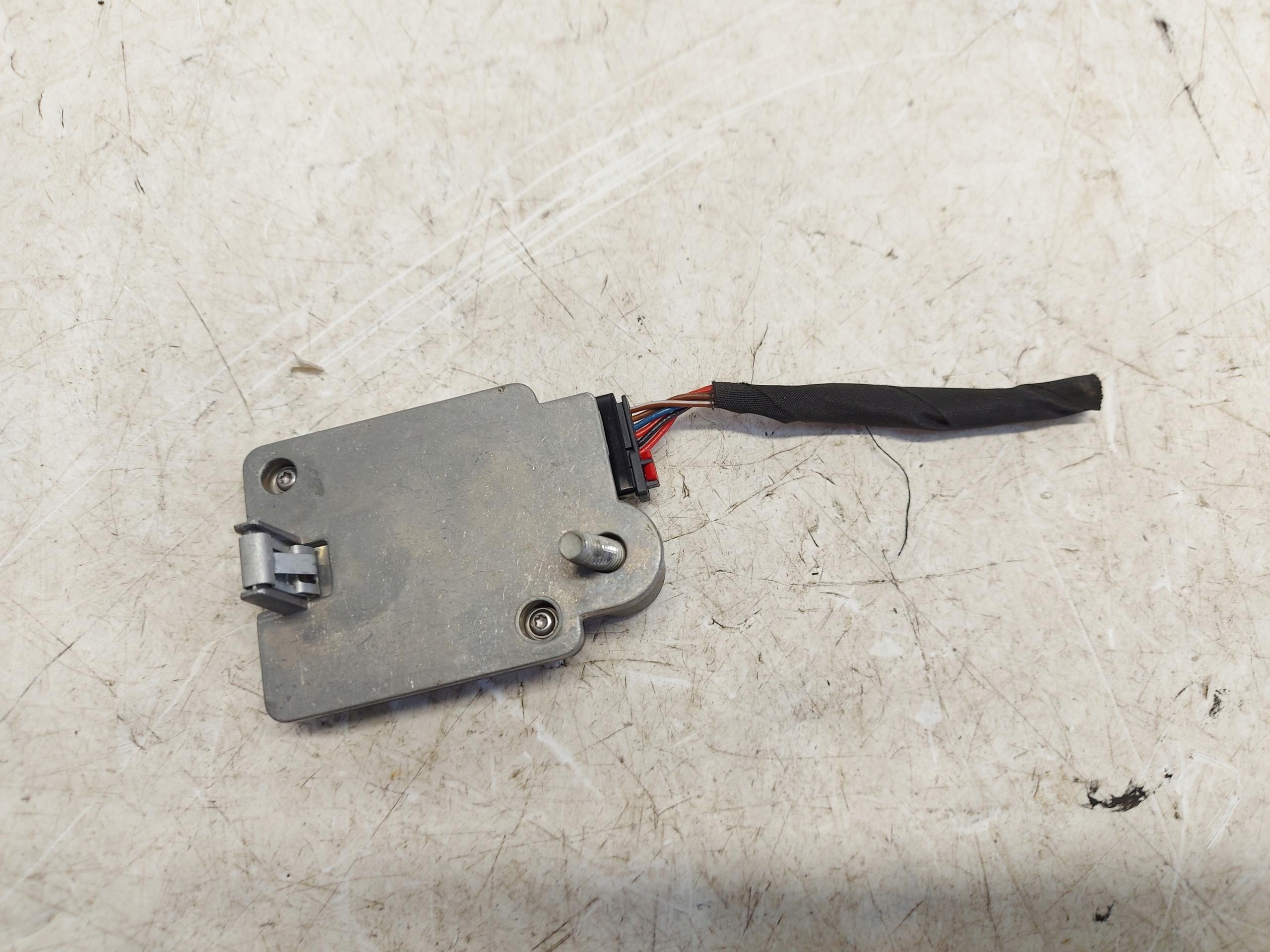 TESLA MODEL Y 2022r RADAR SENSOR Sensor 1607917-51-F