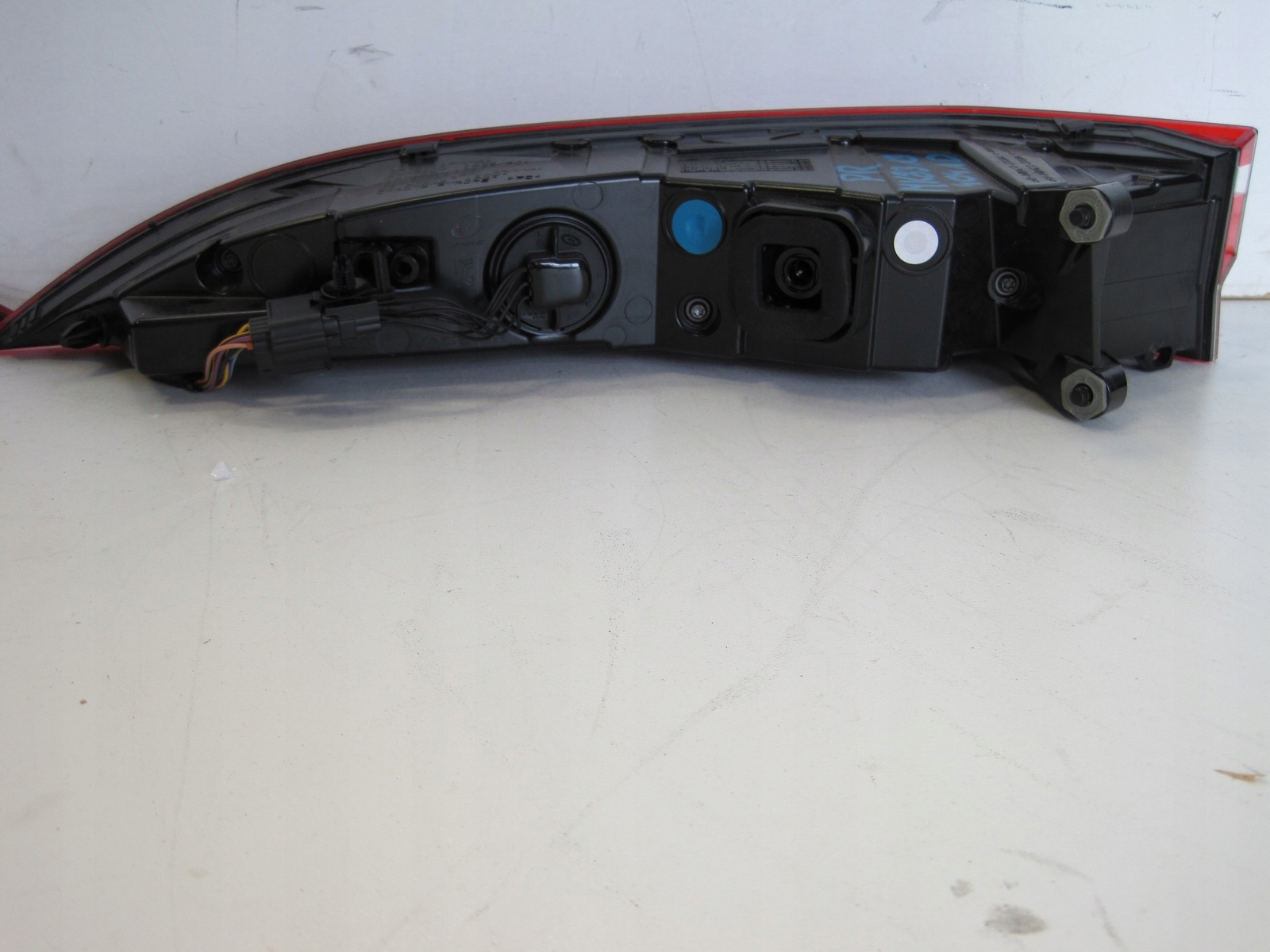 light Jaguar F Pace LIFT MK83-13405-AD rear part rear left