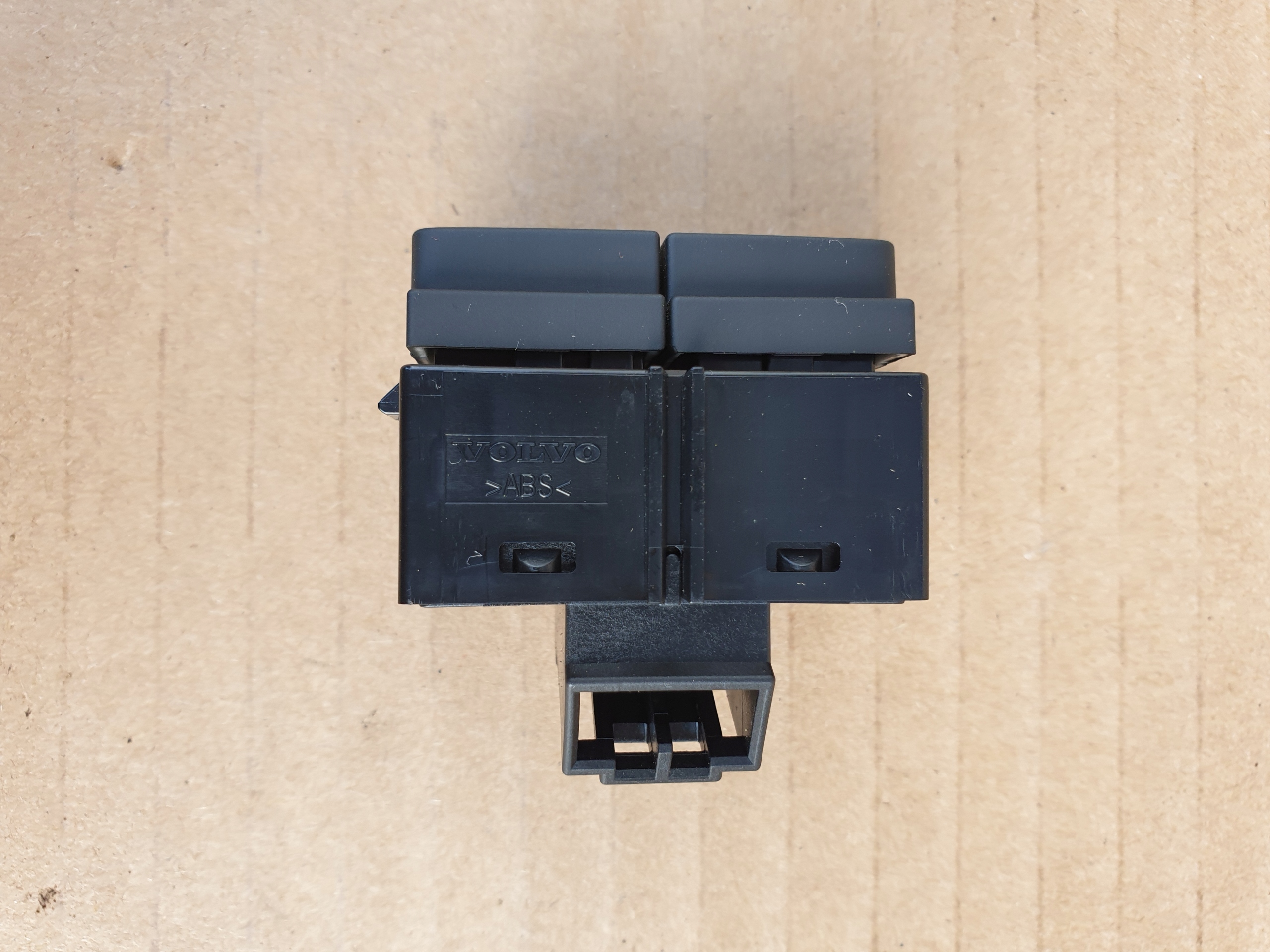 switch button blocking door L/P VOLVO XC40