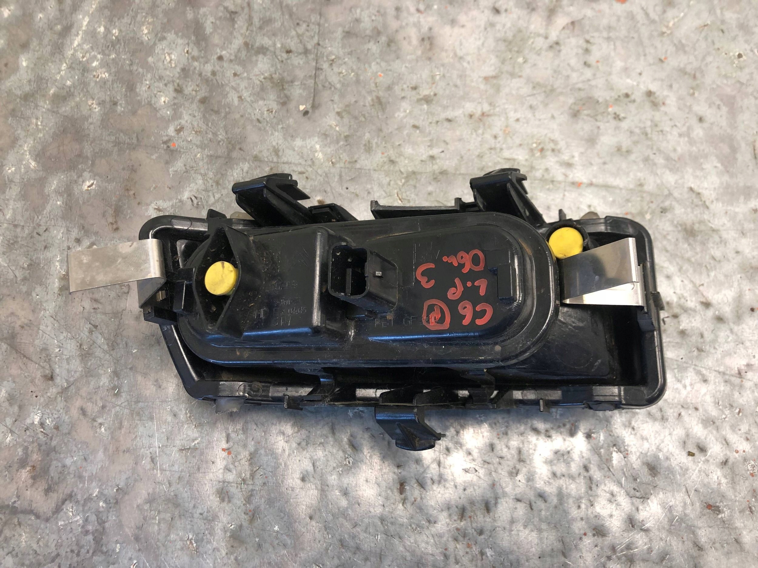 light light indicators of a bumper left front CITROEN C6 E204045