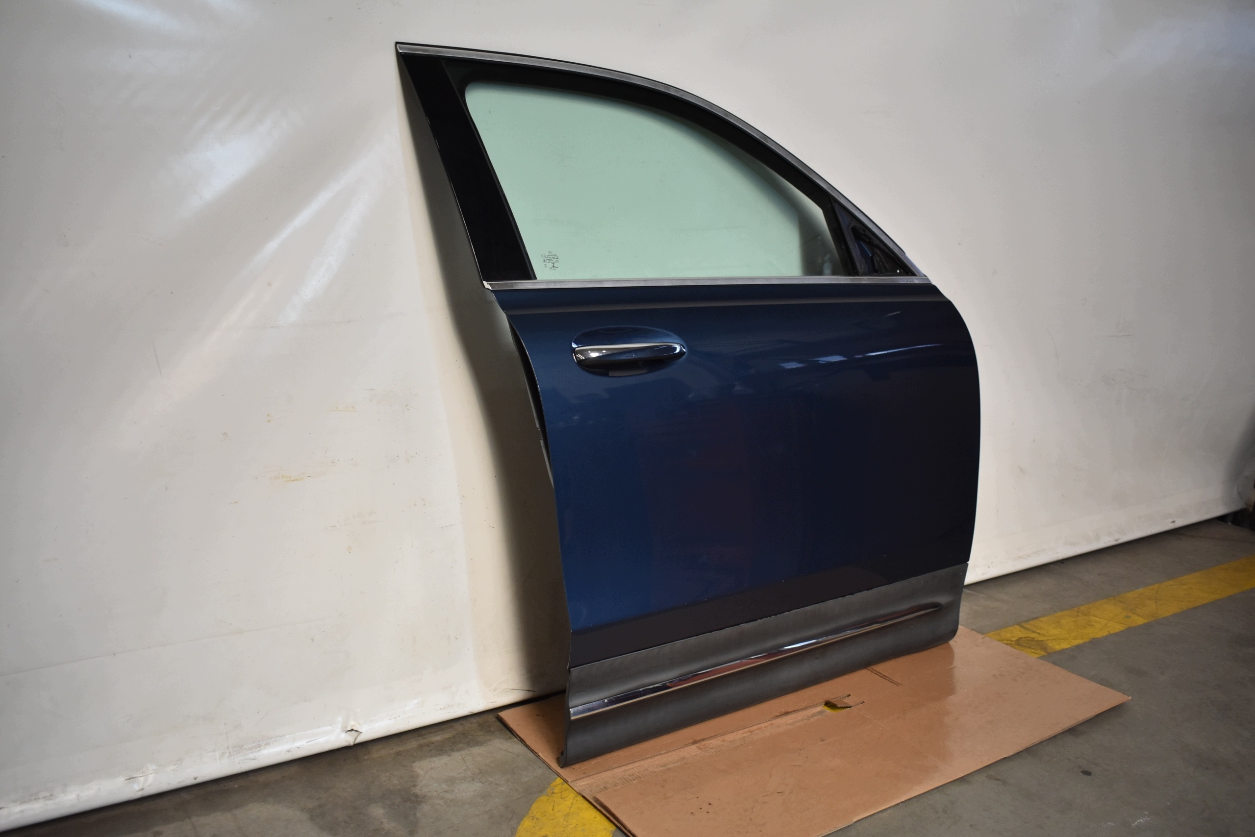IDEALNE KPL. door front front right colour 667 MERCEDES GLB X247 1