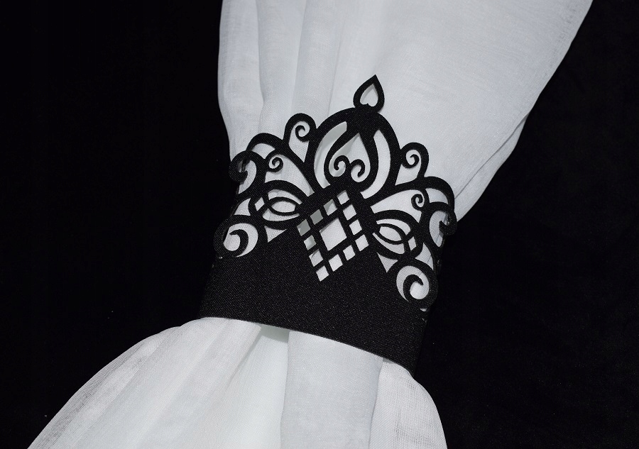 

Ażur dekor upięcie na boki