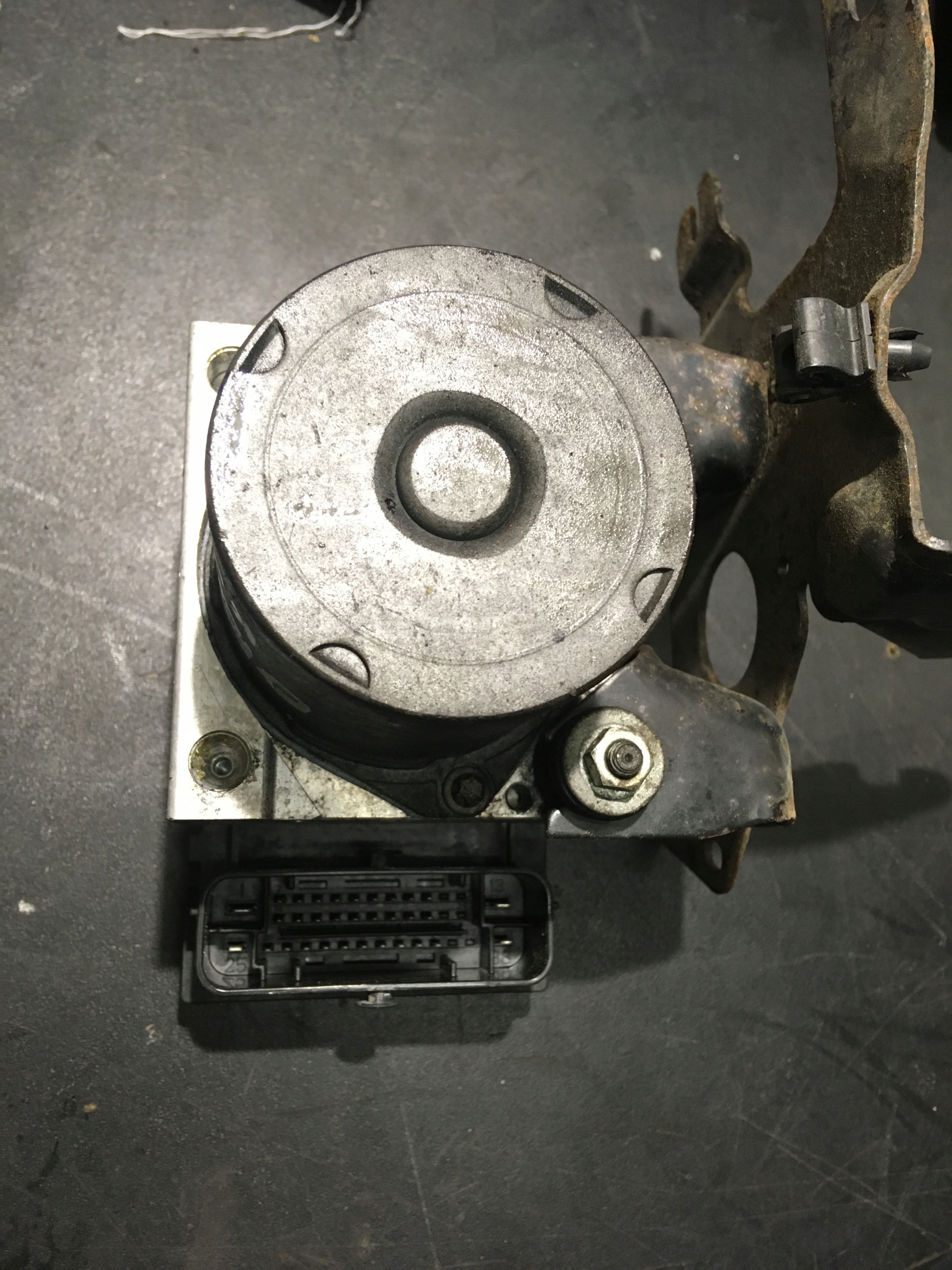 peugeot oe 1401259780 насос ABS