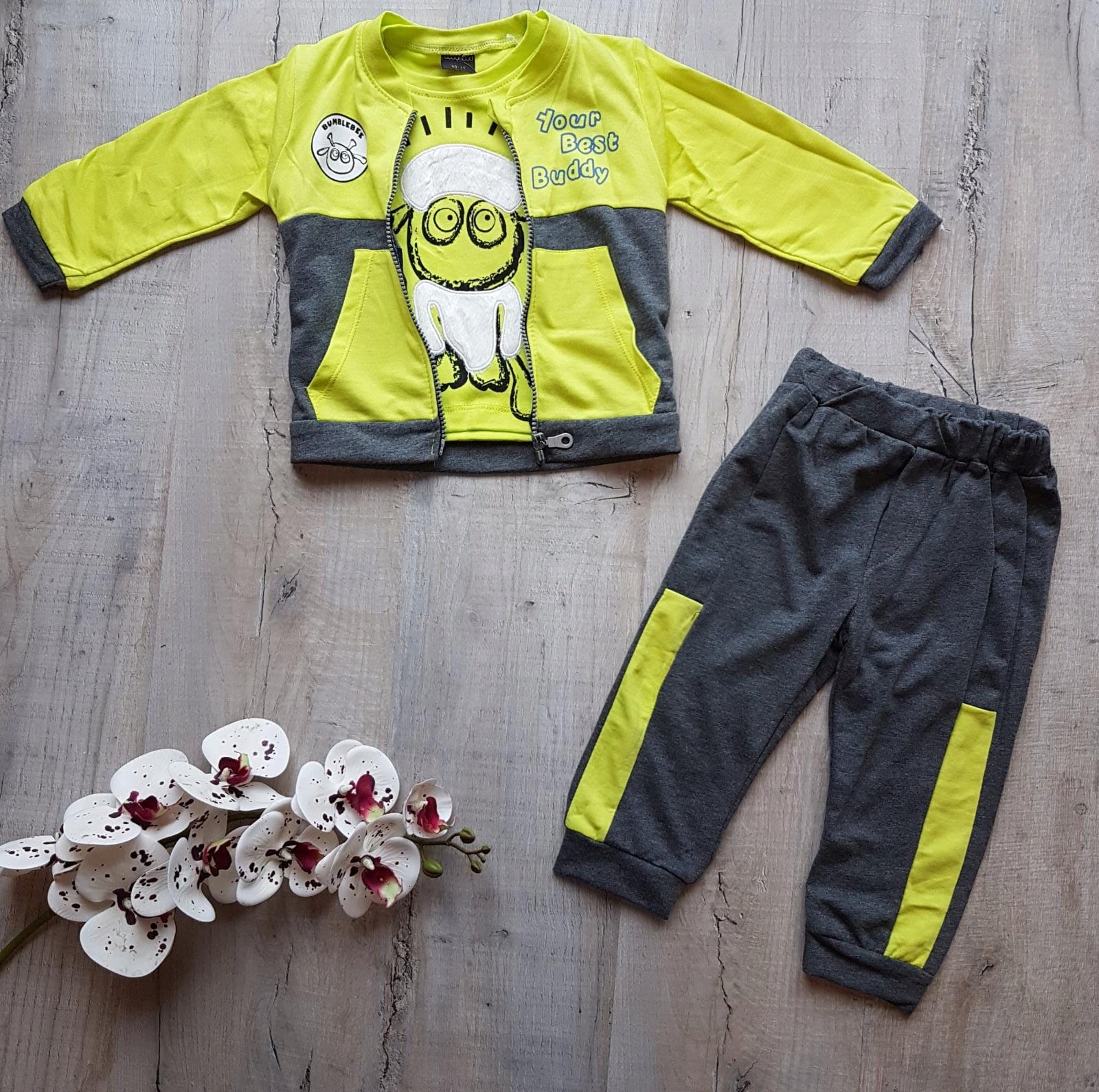 Dres dla chłopca 3 części spodnie r. 104 Rodzaj bez kaptura