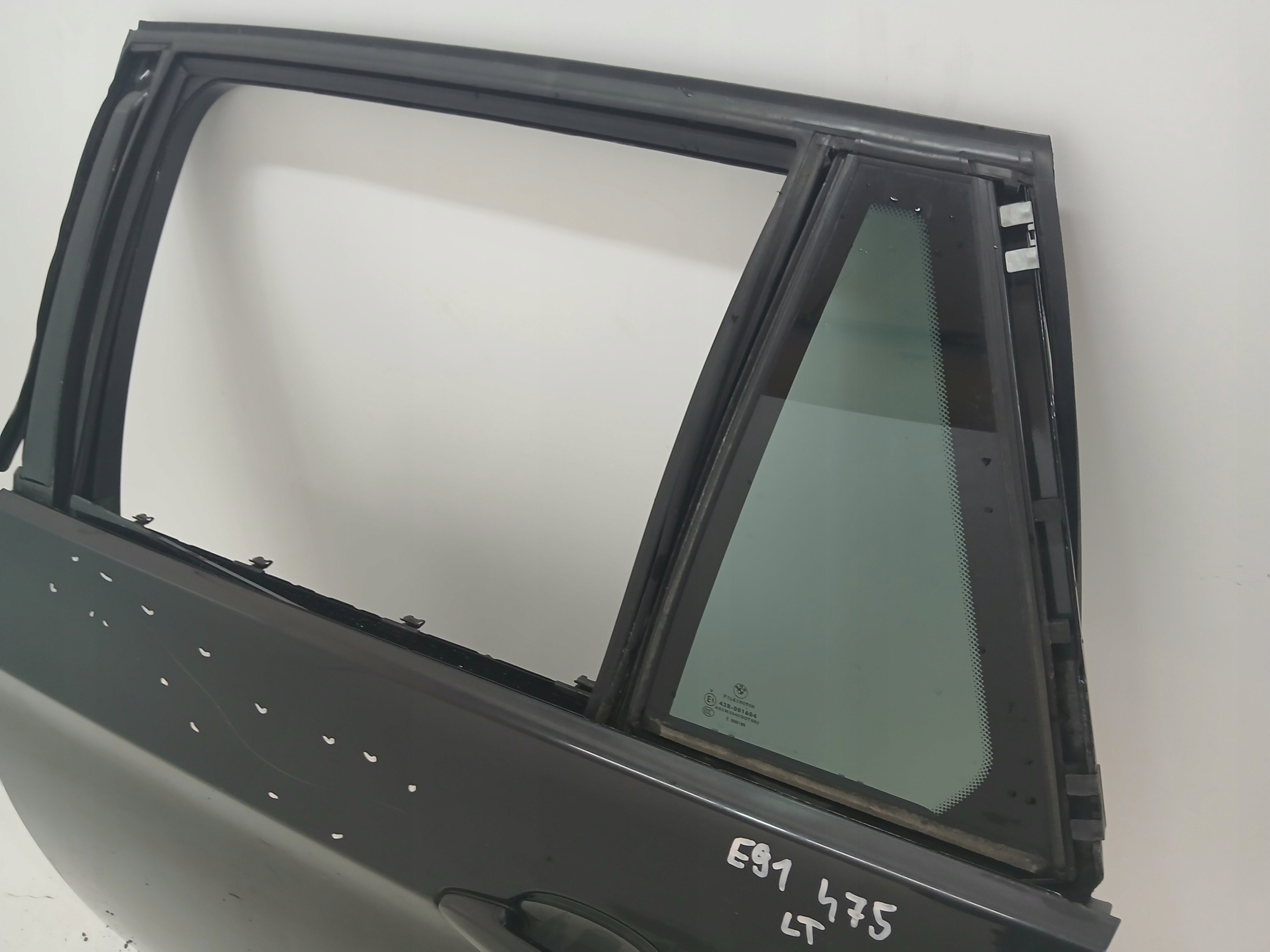 door left rear. BMW E91 BLACK SAPPHIRE 475