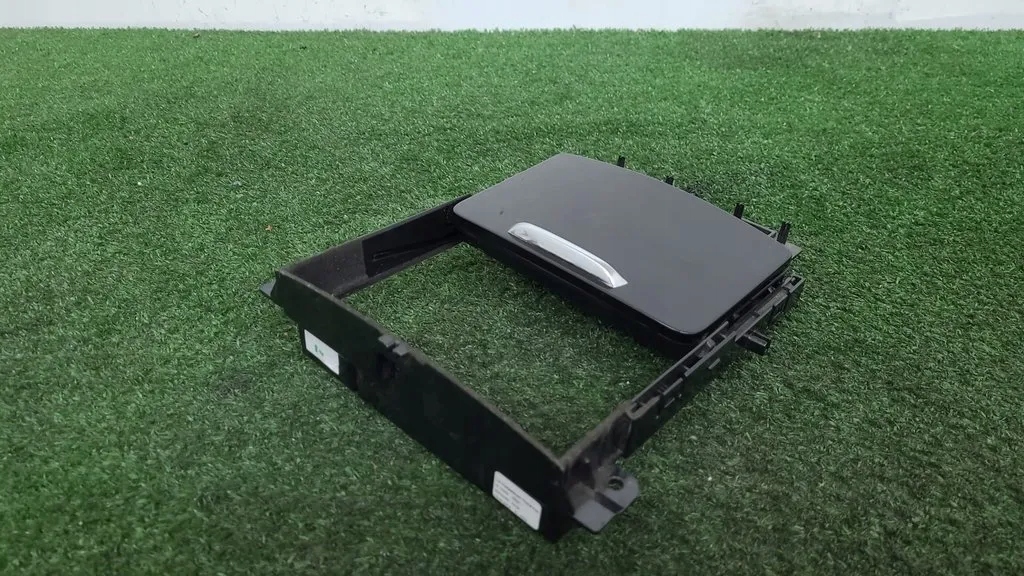 B0903585 - Ящик Для Хранения Пепельница Туннельная Панель Levante 16-Игла