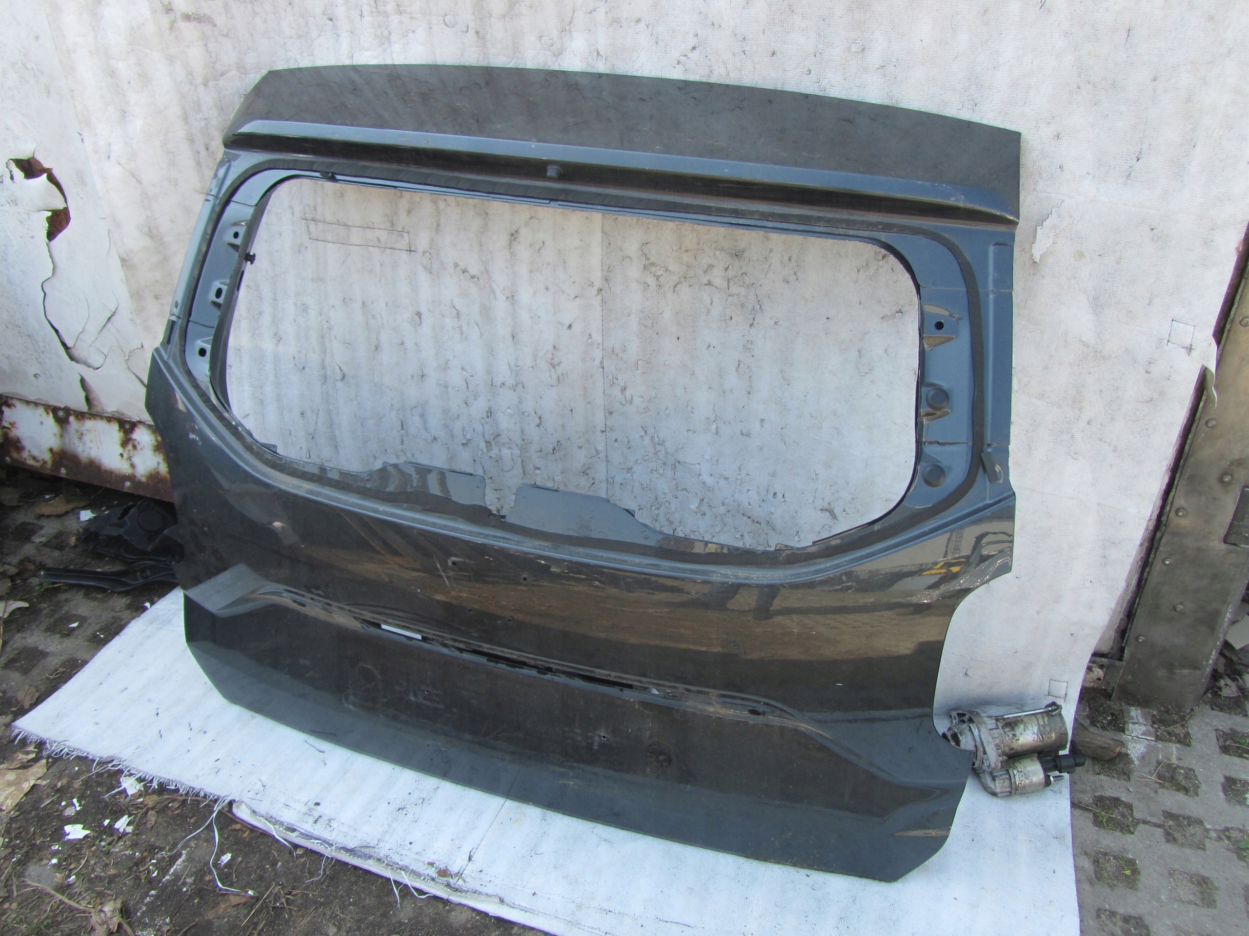 POKRYWA BAGAŻNIKA KLAPA TYŁ TYLNA DACIA DUSTER II