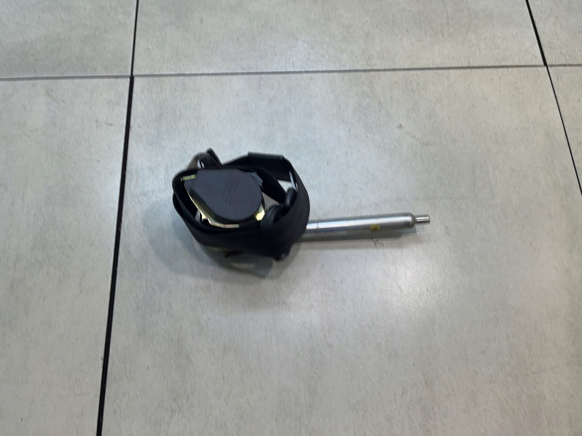 tension belt BEPIECZENSTWA left front AUDI A6 C5 KOMBI