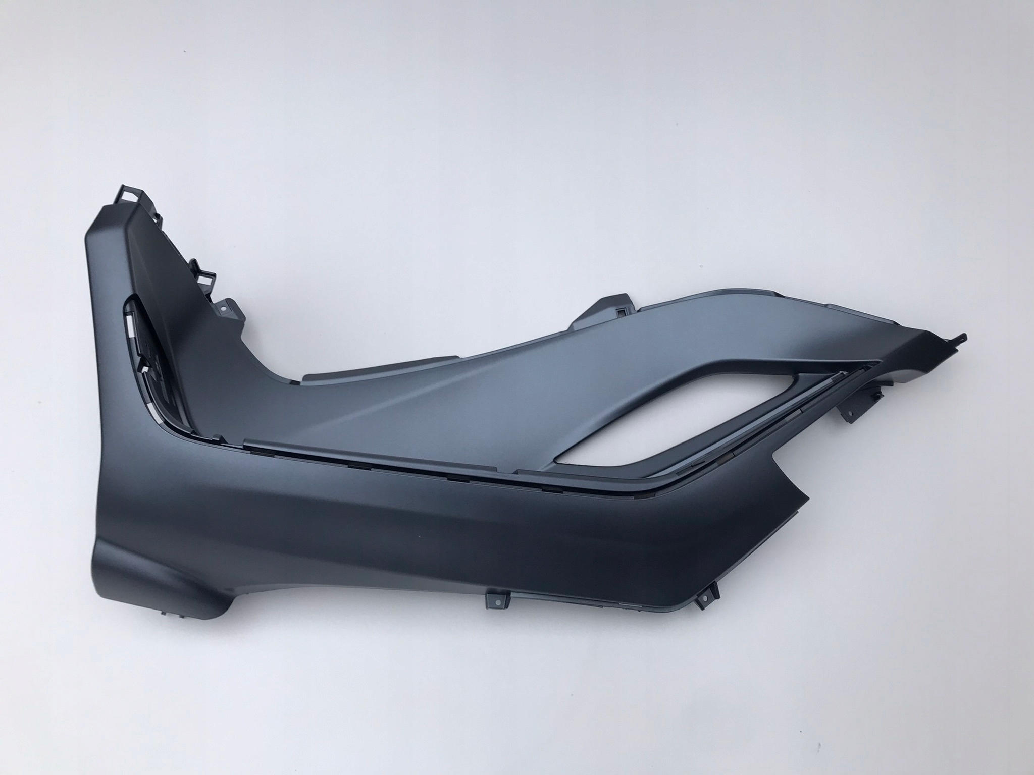 Piaggio Mp3 300 Hpe ľavá plošina, farba podlahy