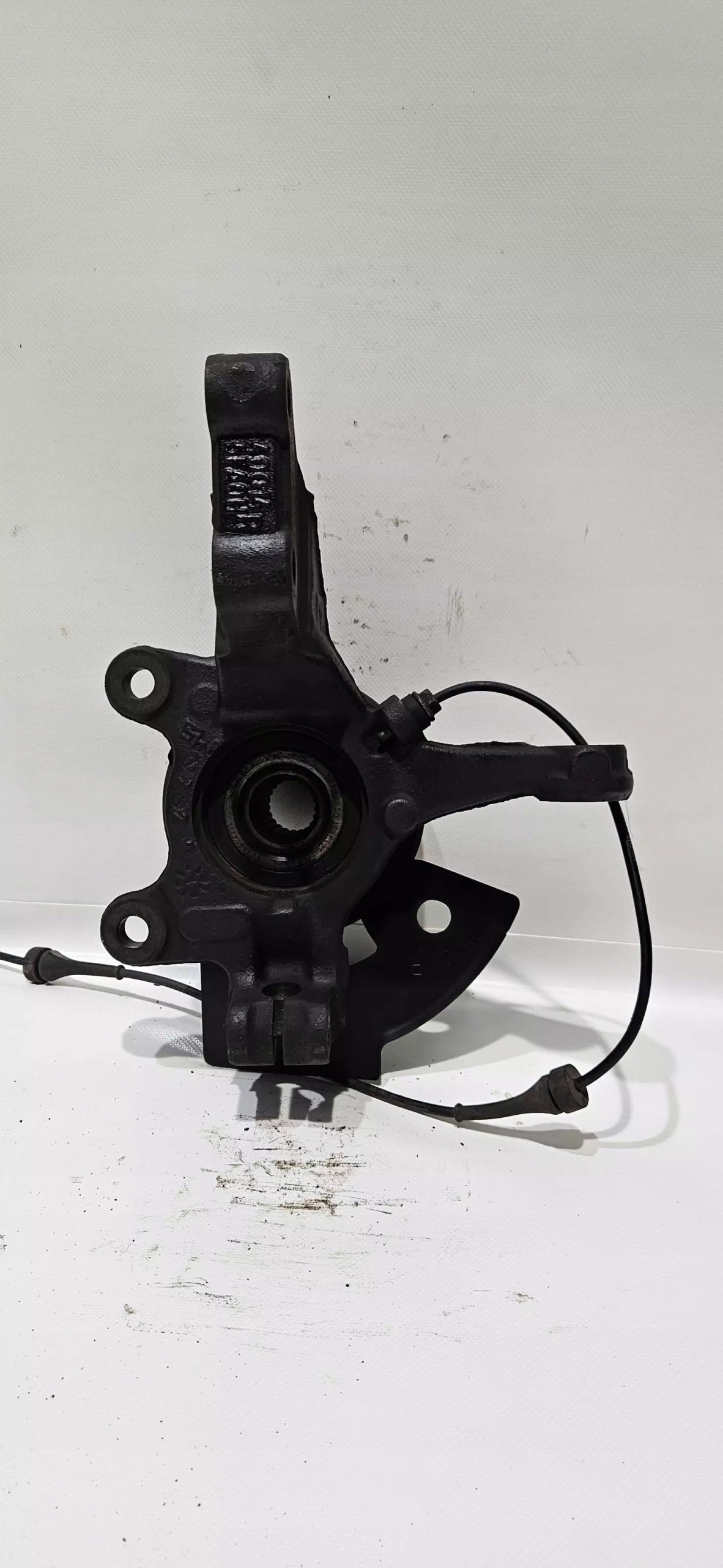 otoč čepu pravý předek NISSAN MICRA V K14