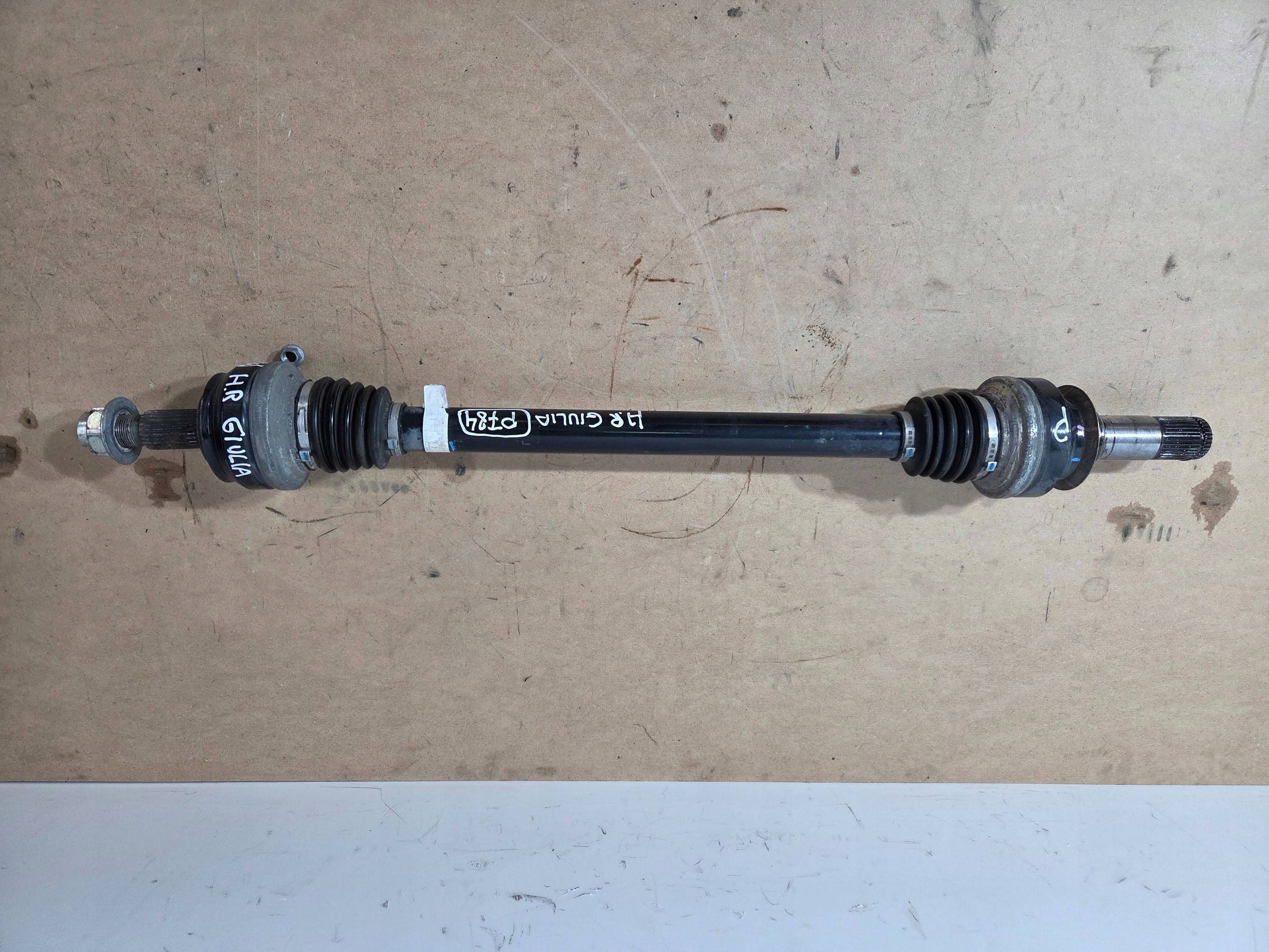 Alfa Romeo Giulia 2,2D semi-axis rear right (P784)