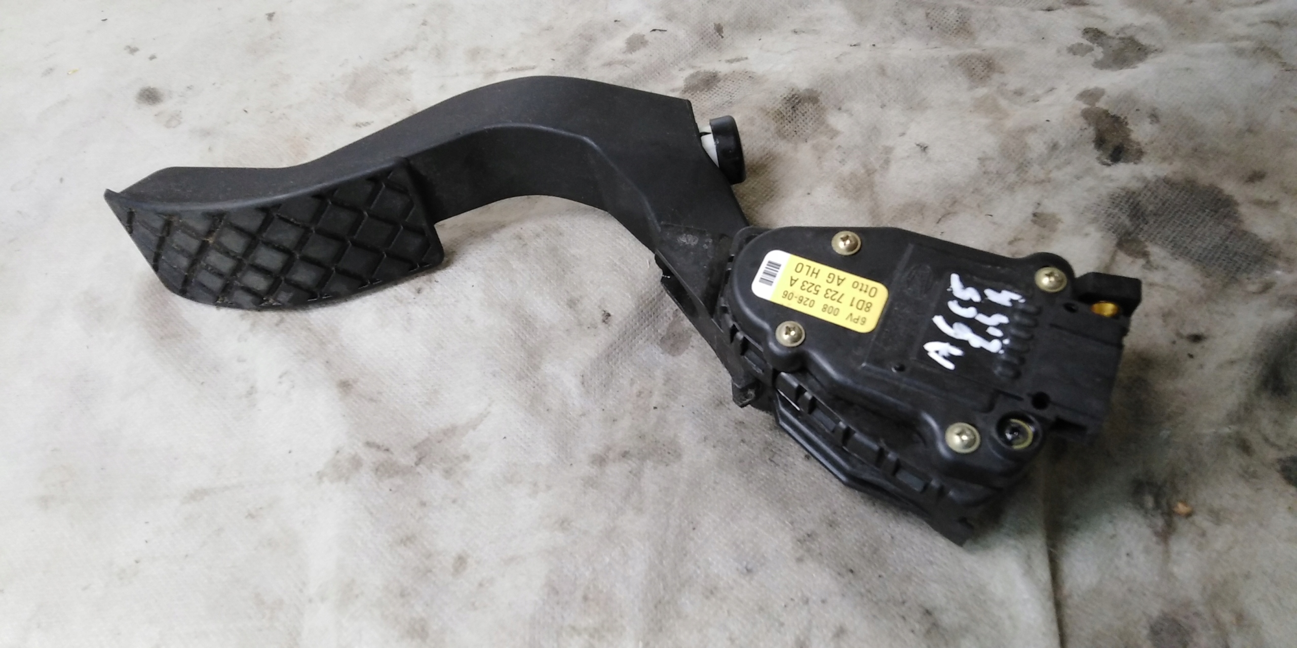 педаль потенциометр газа Audi OE 8D1723523A