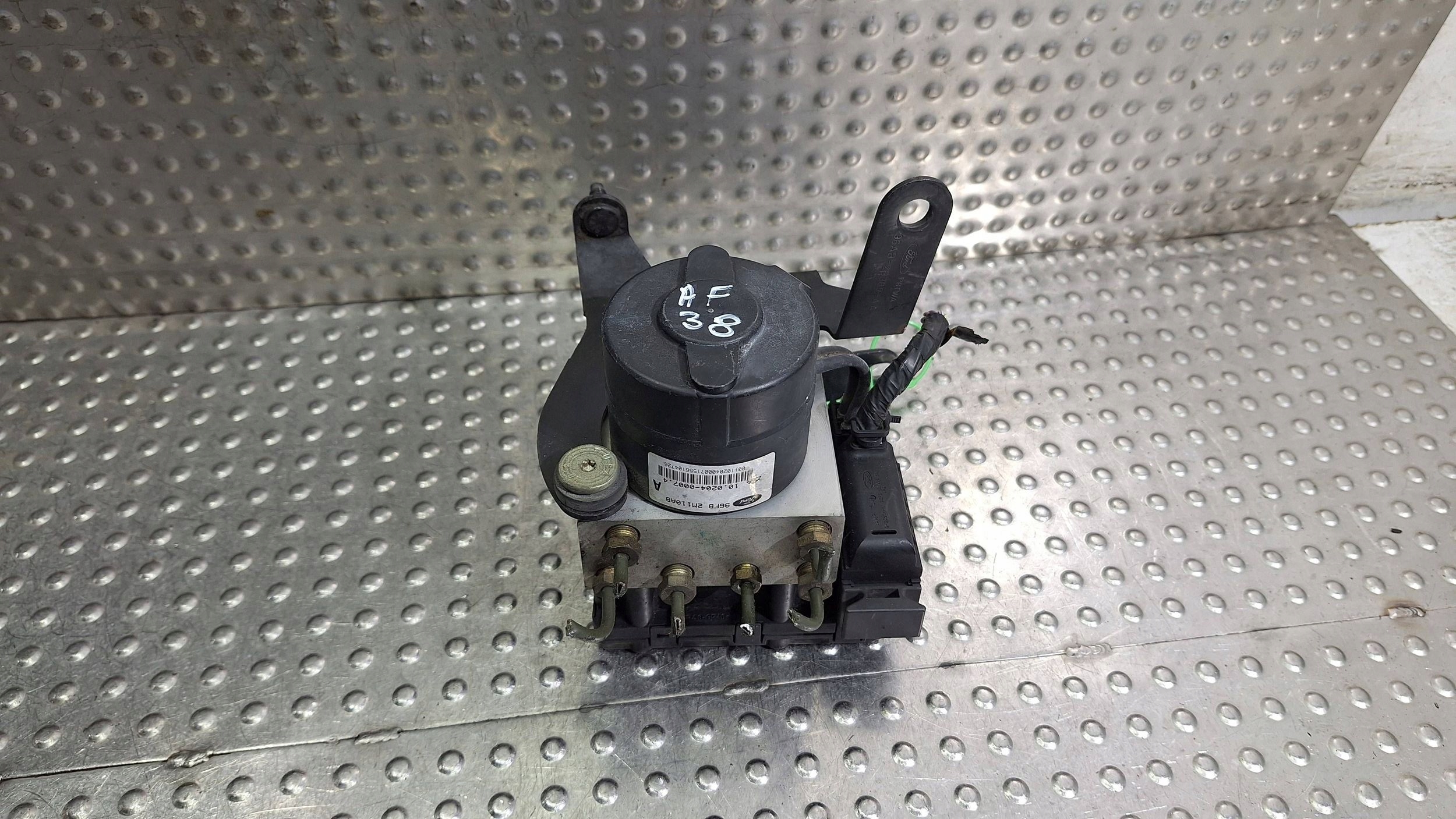 pump control unit ABS 96FB-2M110-AB 96FB-2C013-AA FORD ESCORT MK7