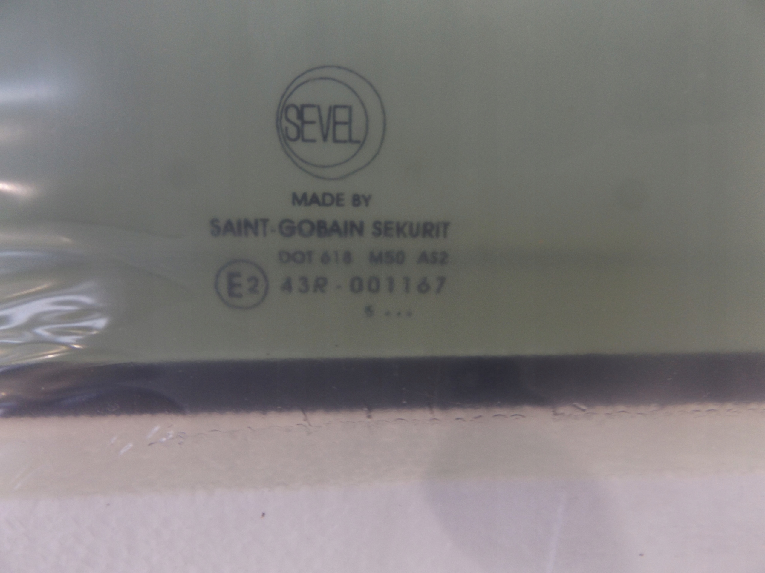 DUCATO III SZYBA DRZWI PRAWE PRZESUWNE Installation side Rear right