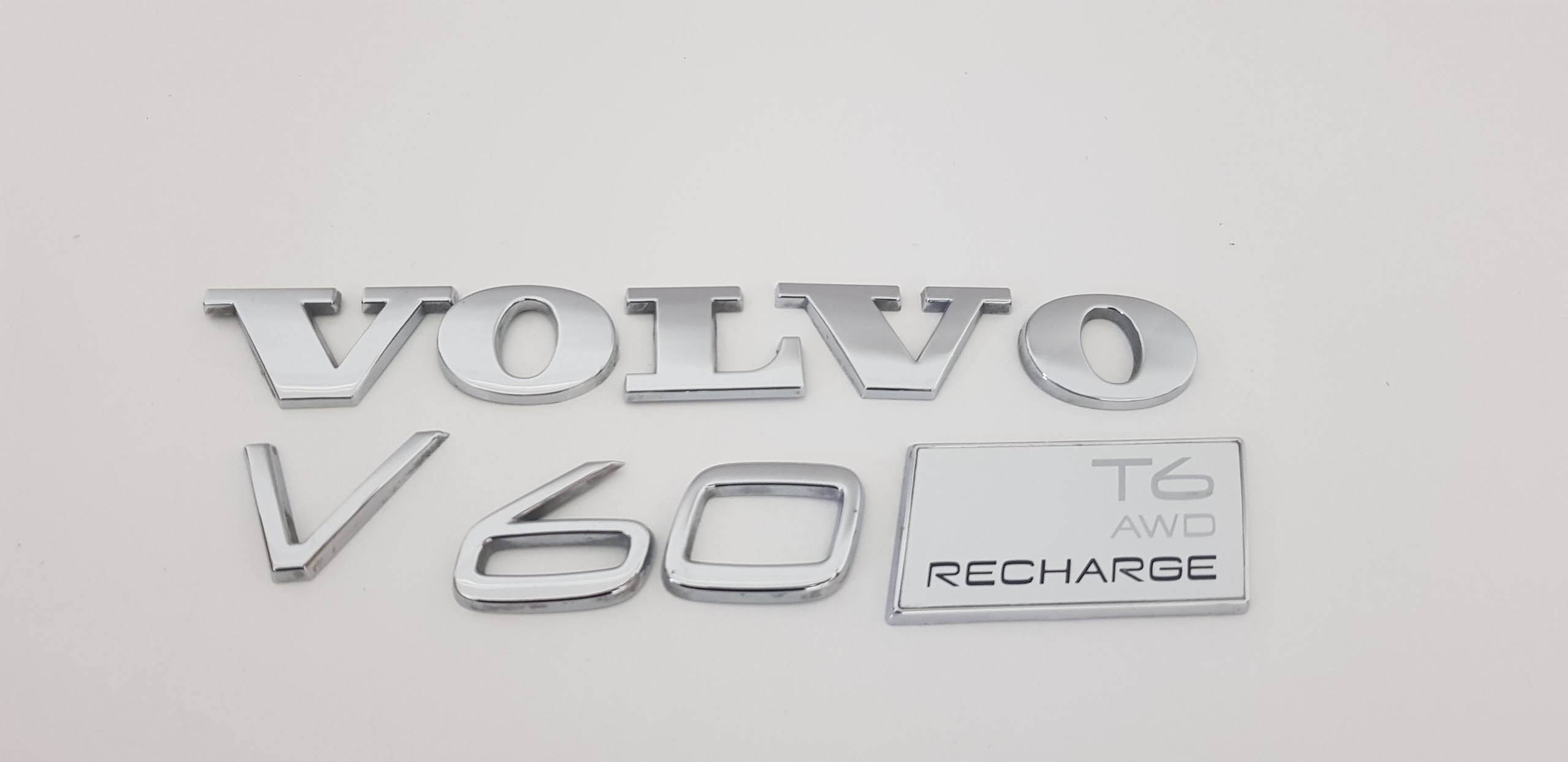 Volvo V-60 T6 Awd Recharge 2018-2023 Emblém Zadná Časť 27543