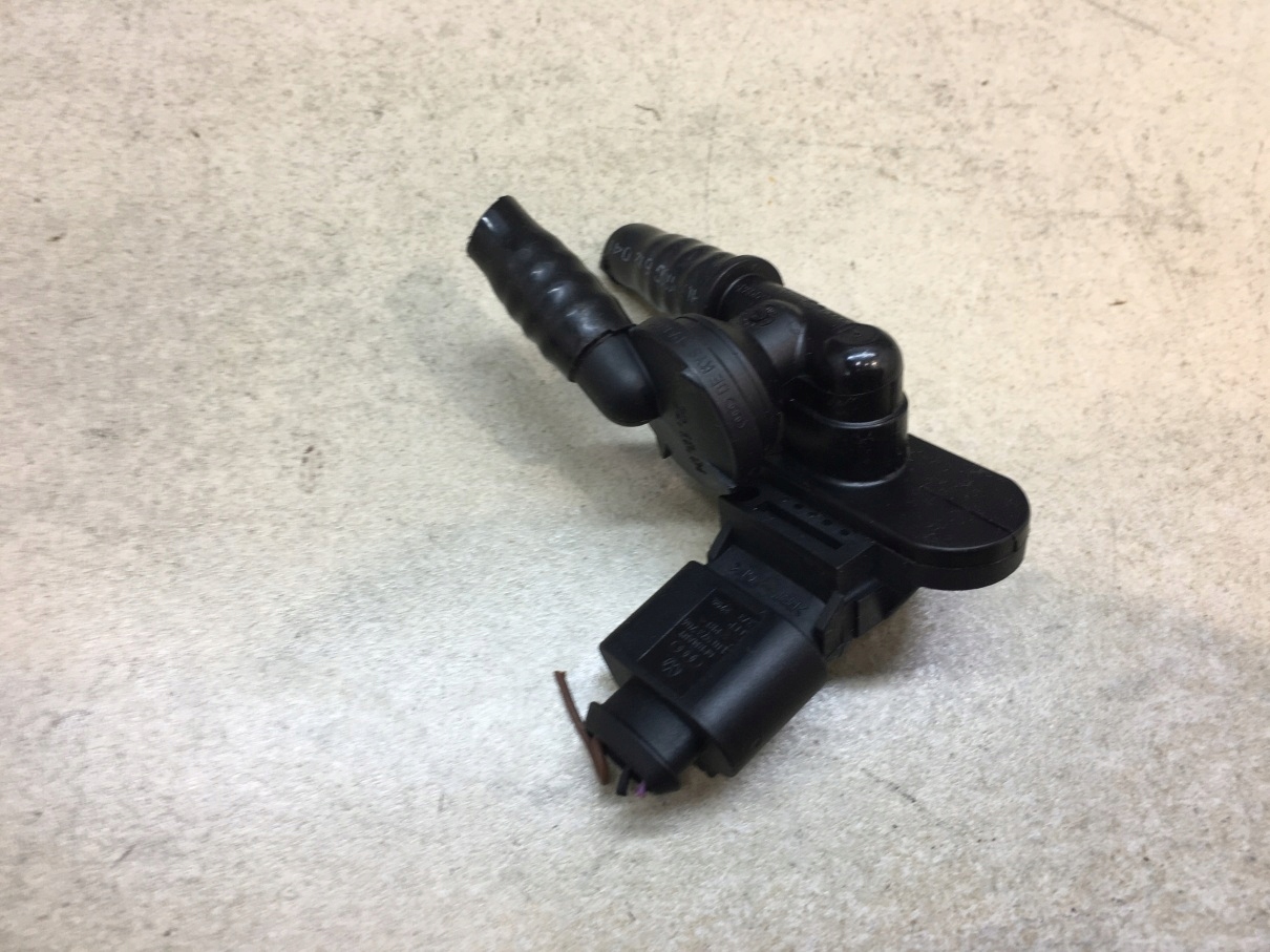 MAP SENSOR GOLF V 1.4 FSI 0261230081 036906051G