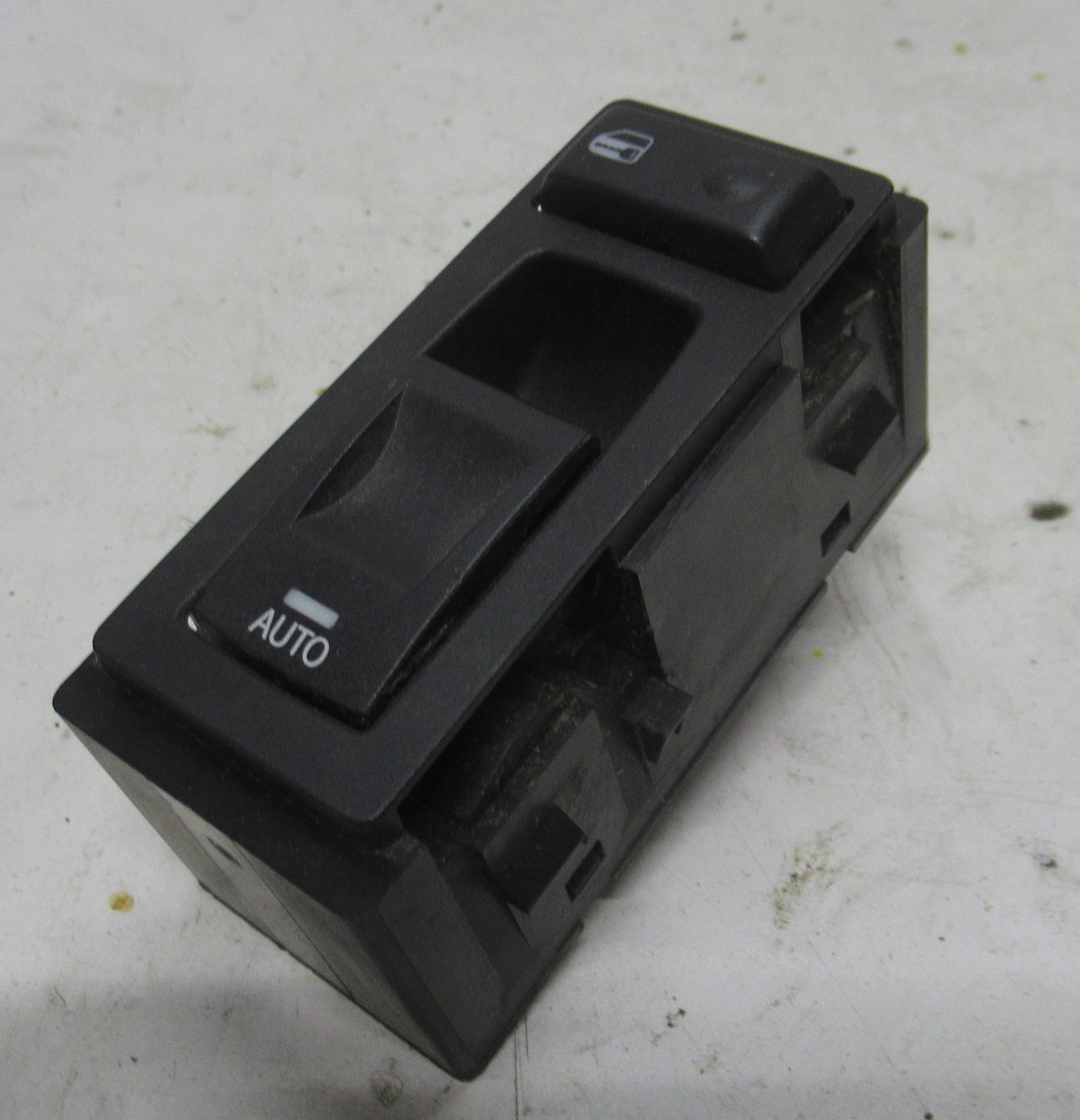 CHEROKEE WK 08R PANEL window control switch P04602742AA