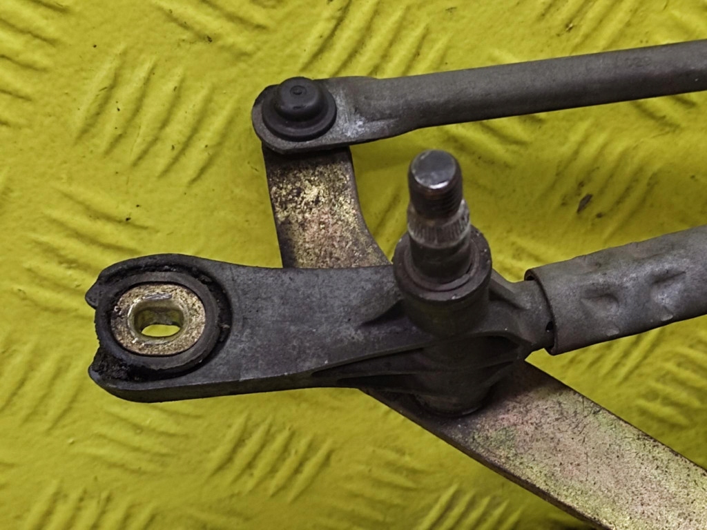 RENAULT SCENIC II wiper mechanism front