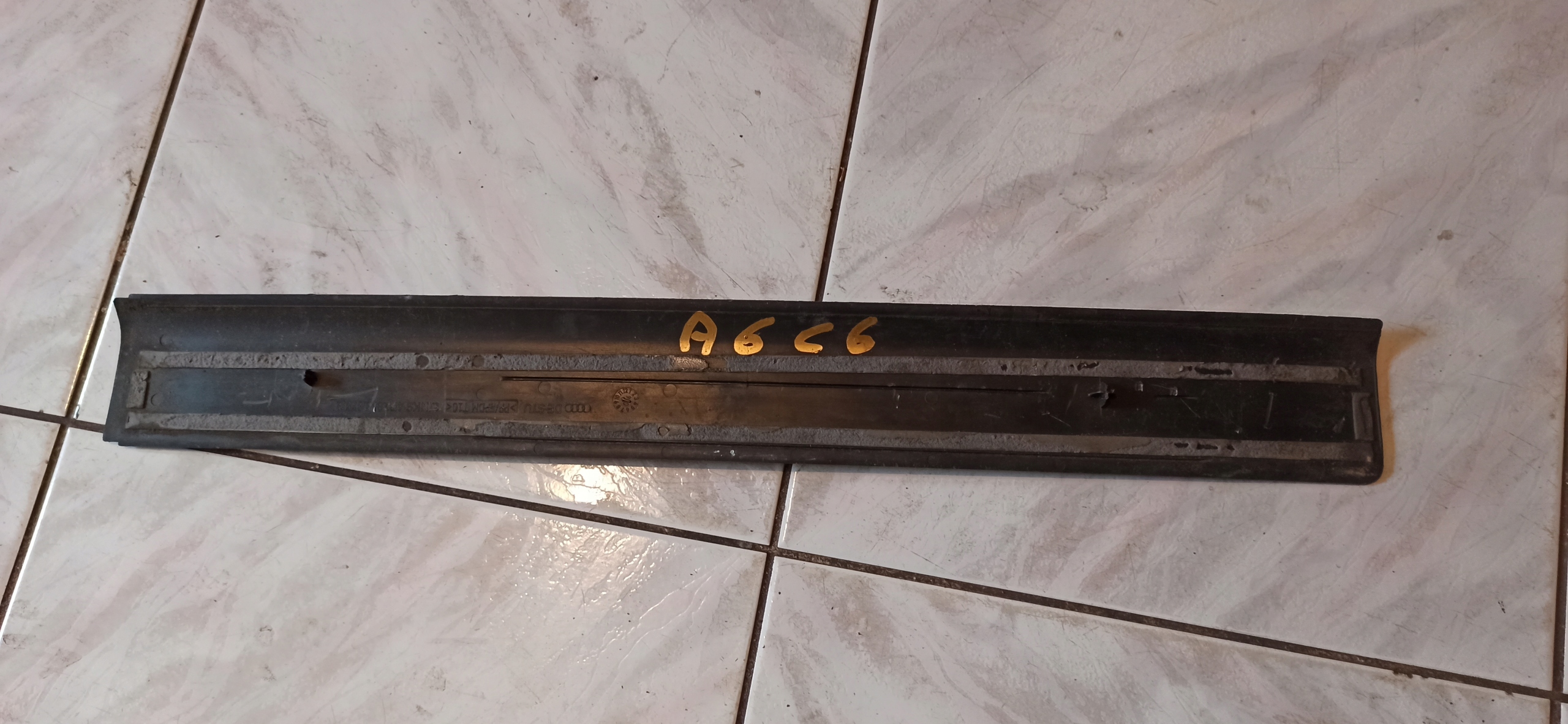 left moulding threshold cap 4F0853375B A6 C6