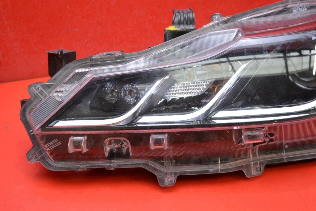 REFLEKTOR left light front LED lens EU 81150-02T31 TOYOTA COROLLA E21