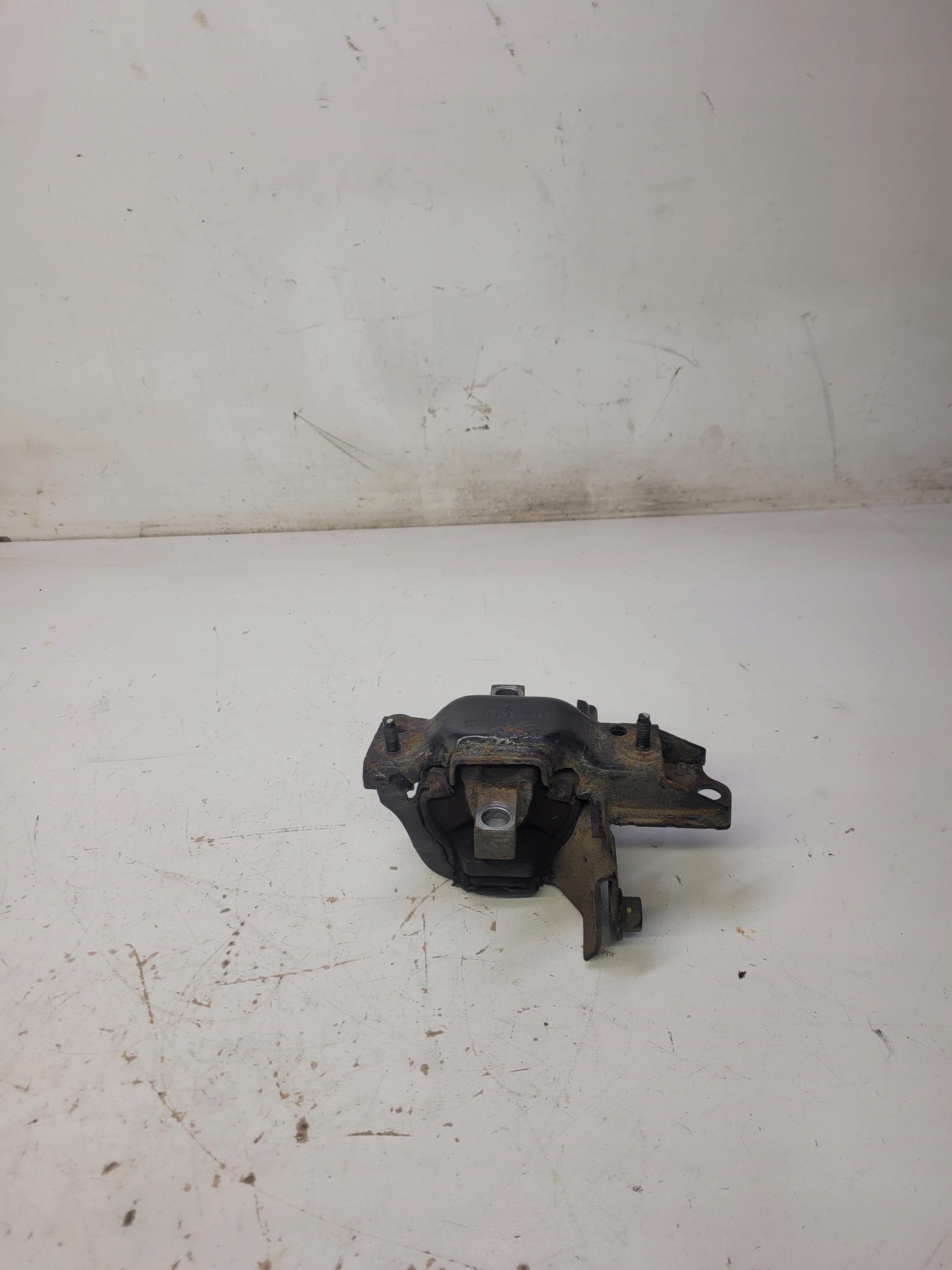 holder engine mount AUDI A1 VW SEAT 6R0199555