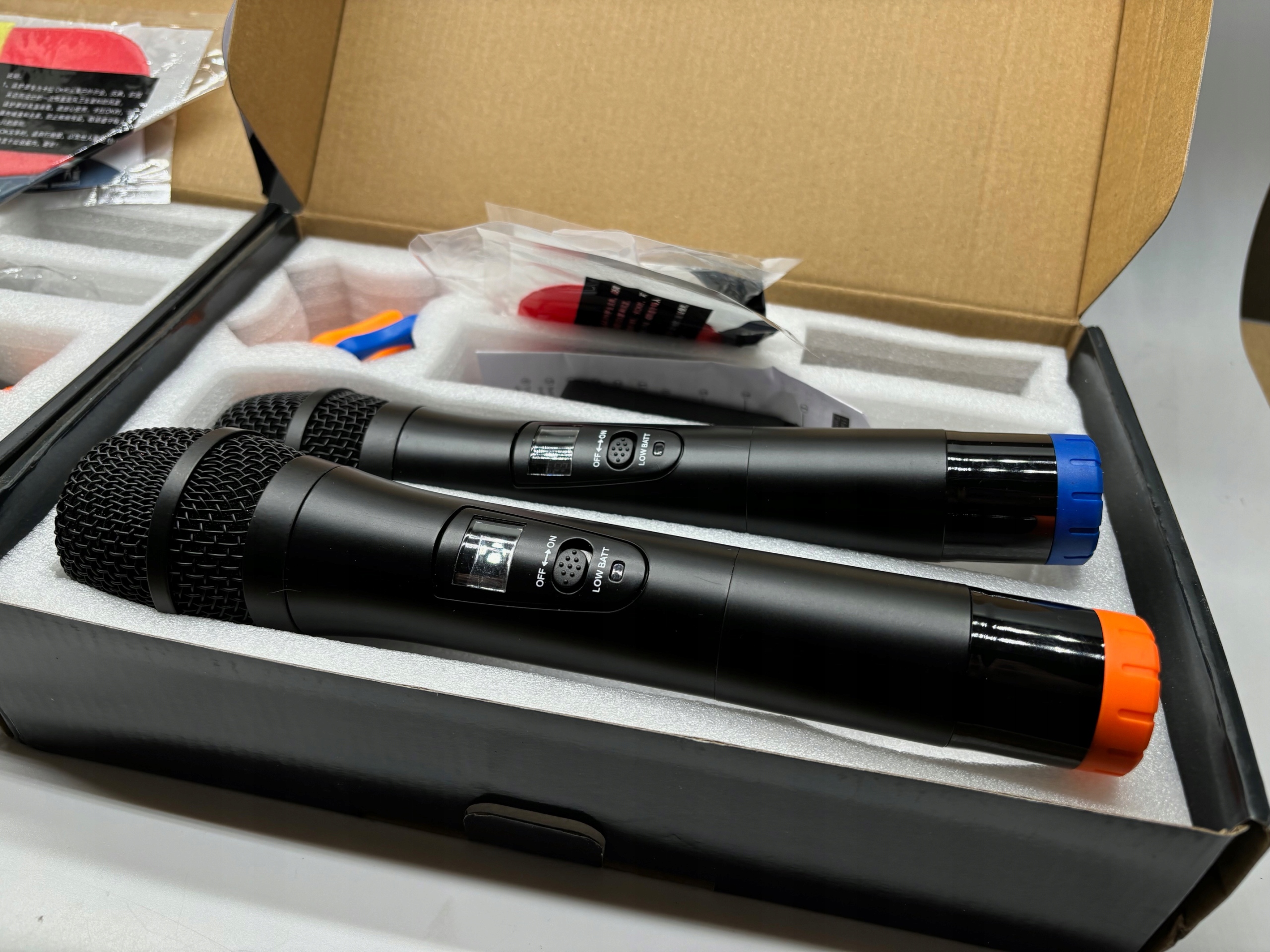 Zestaw mikrofonów bezprzewodowych Alpowl 2 Mikrofony JACK do Karaoke DJ Model WXM-006