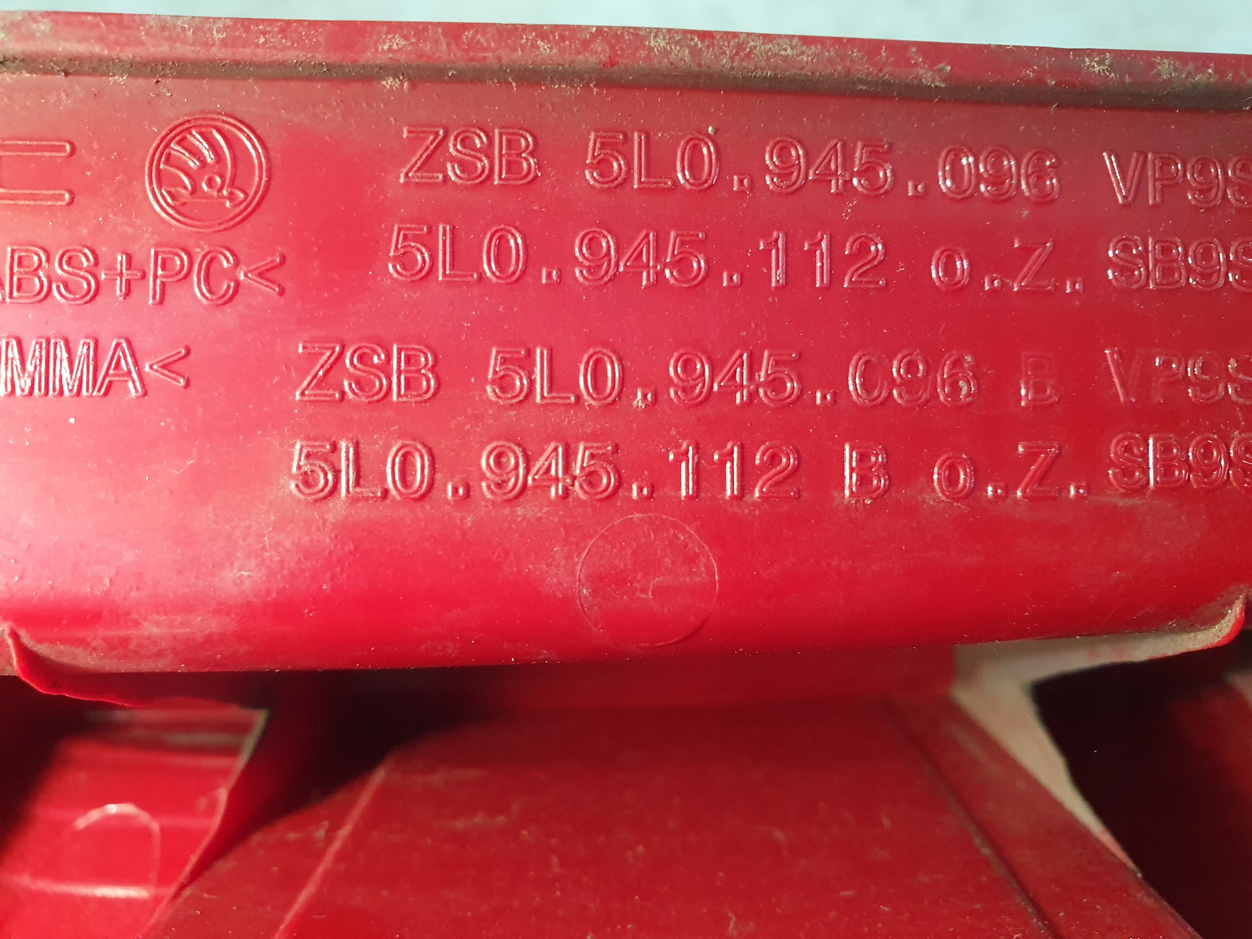 SKODA YETI 2009-2013 rear light right rear part 5L0945096
