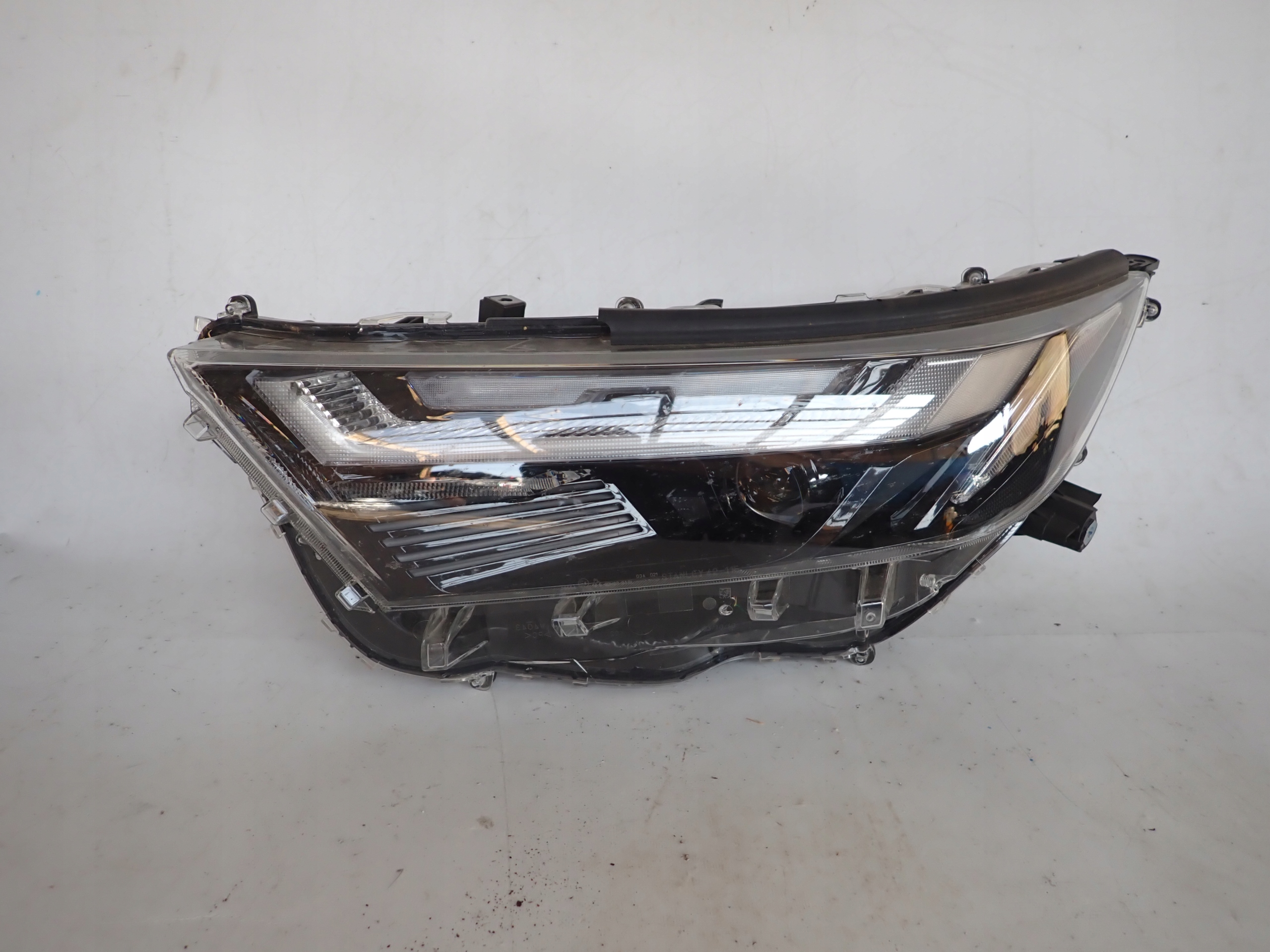 TOYOTA RAV4 V LIFT 22- light left front front FULL LED