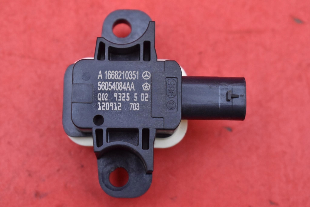 impact sensor right 56054084AA JEEP GRAND CHEROKEE 4 IV WK2 10-14