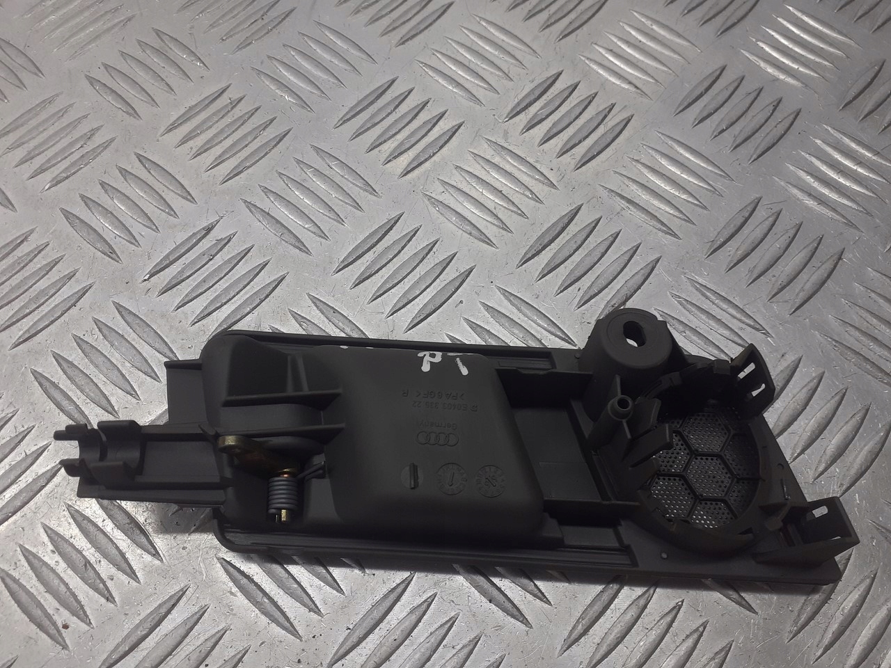 правая ручка двери внутренняя Audi A2 1.4 E040333522