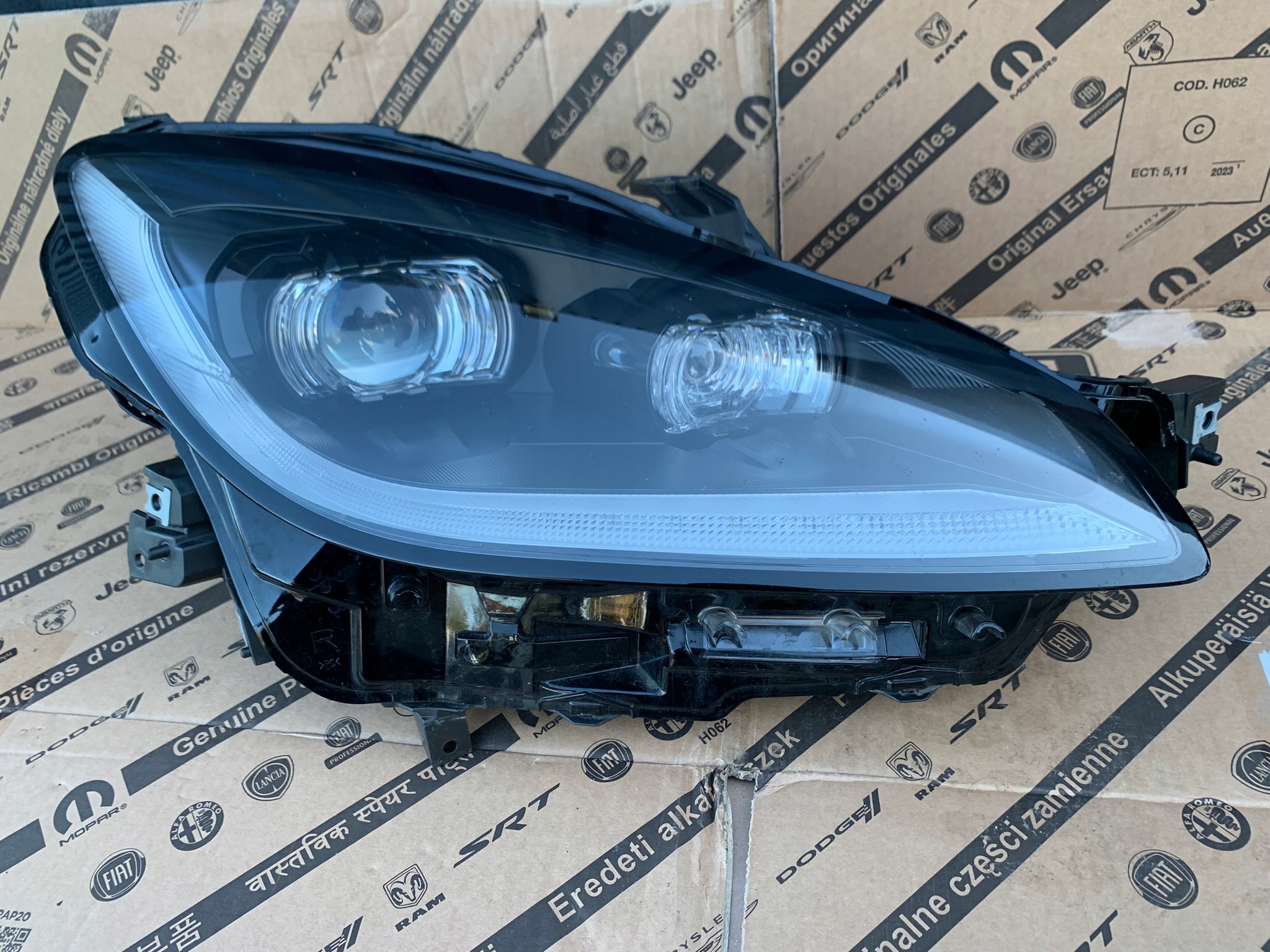 ФАРА ПРАВА ПОЛНЫЙ КОМПЛЕКТ LED TOYOTA Gt86 II 21- 15 ПИНЫ-КОНТАКТЫ