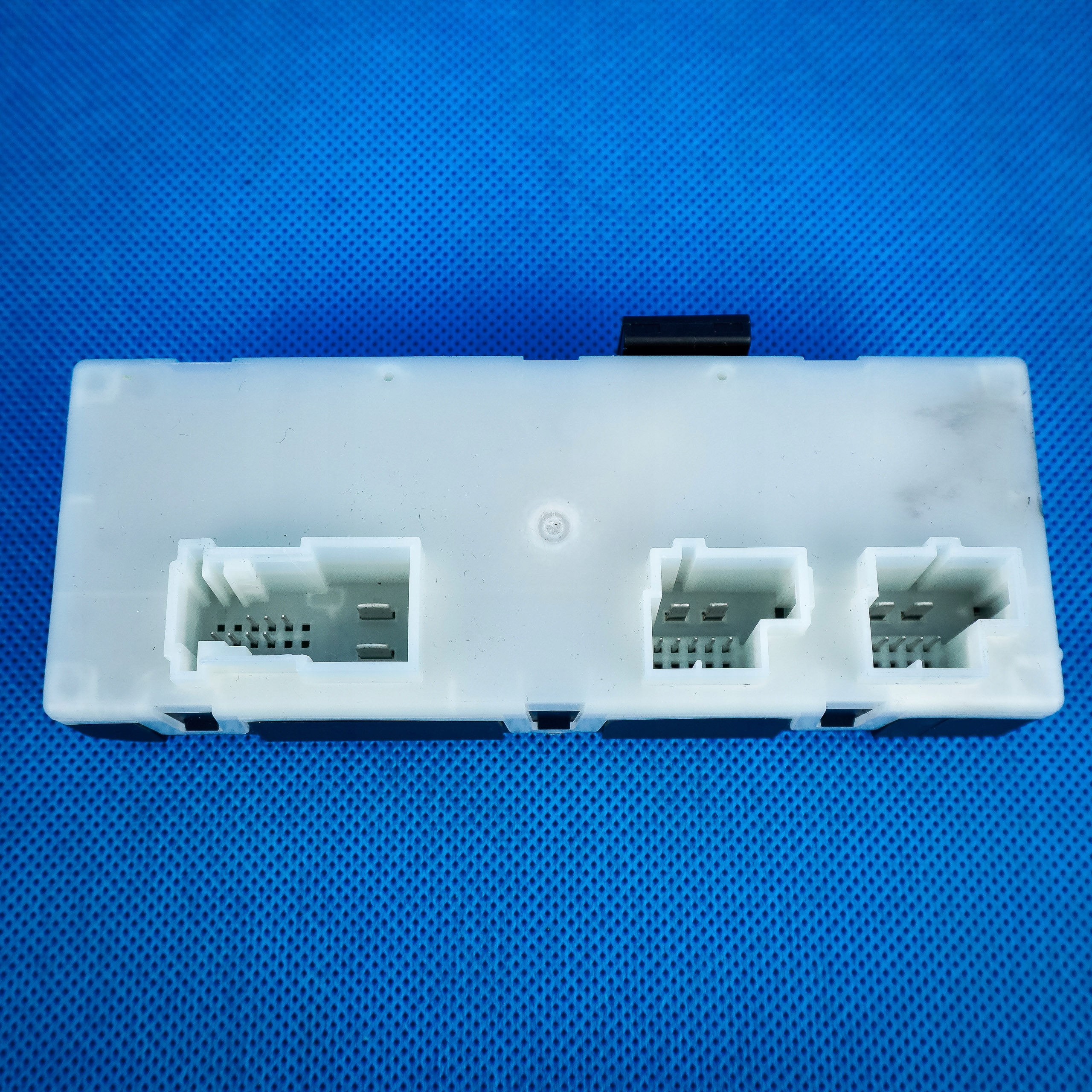 control unit of the opening bonnet boot BMW X3 G01 LCI 5A19DB2