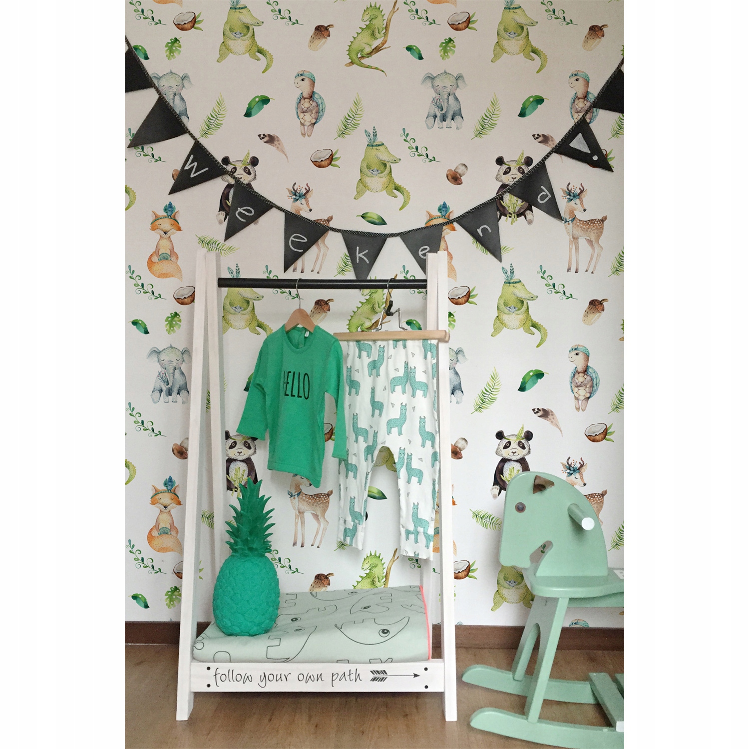 

Tapeta ścienna Słodki indyjski krokodyl 250x250 cm