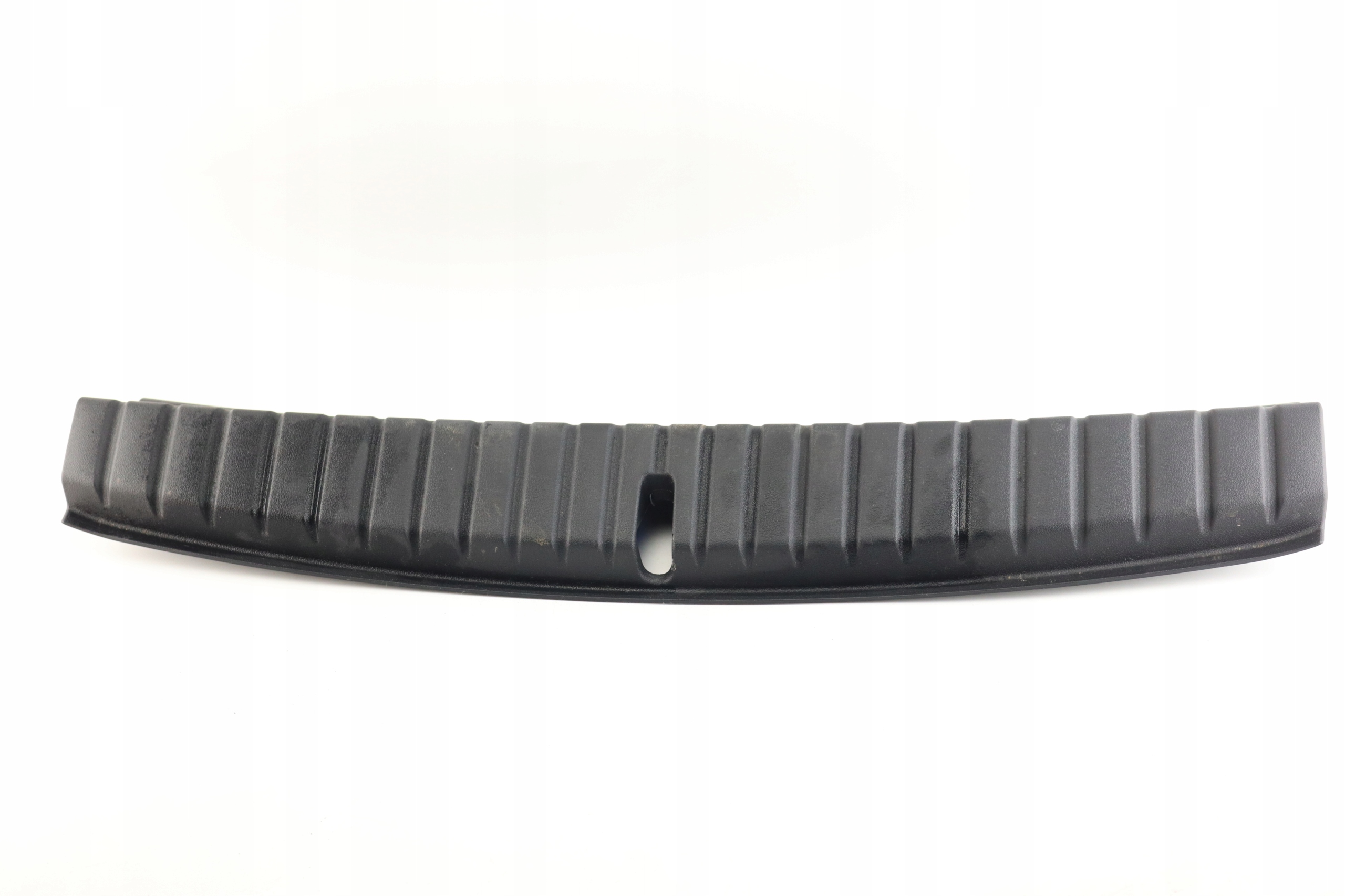 Накладка порога багажника BMW F40 7448213