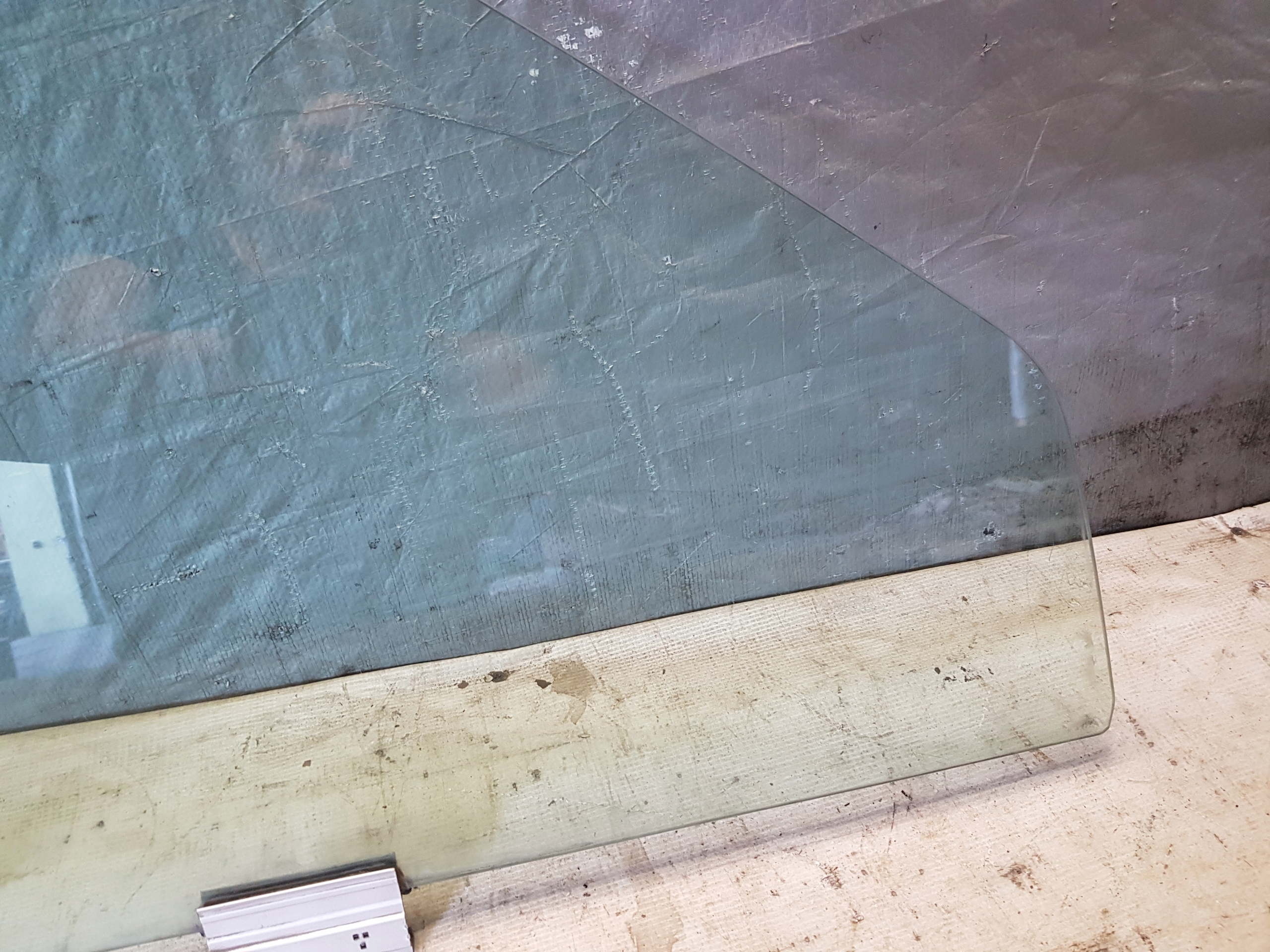 VOLVO 850 KOMBI window right front